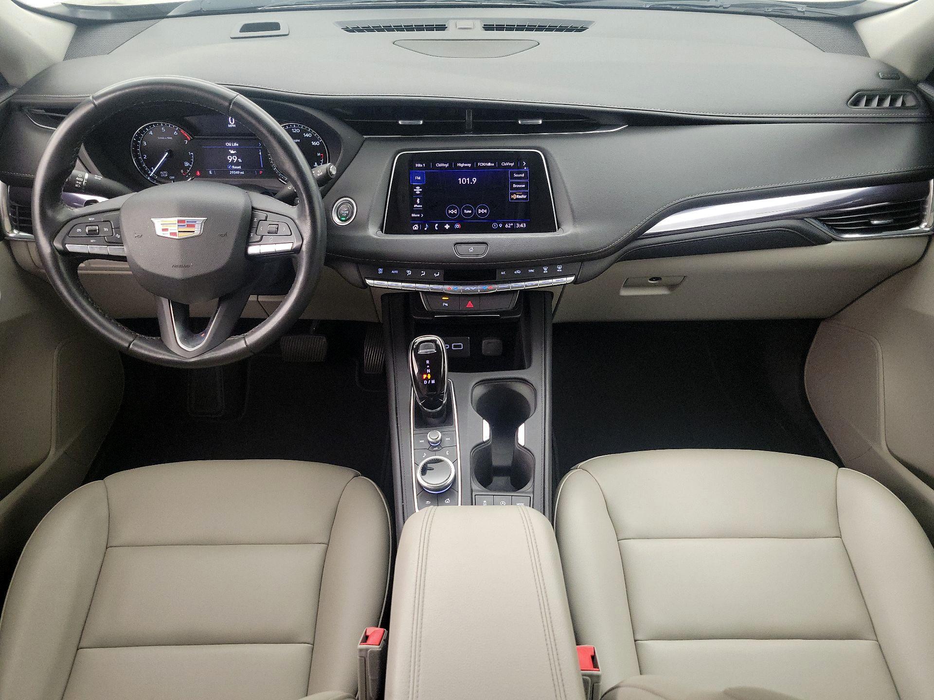 Thumbnail: 2023 Cadillac XT4 - 9