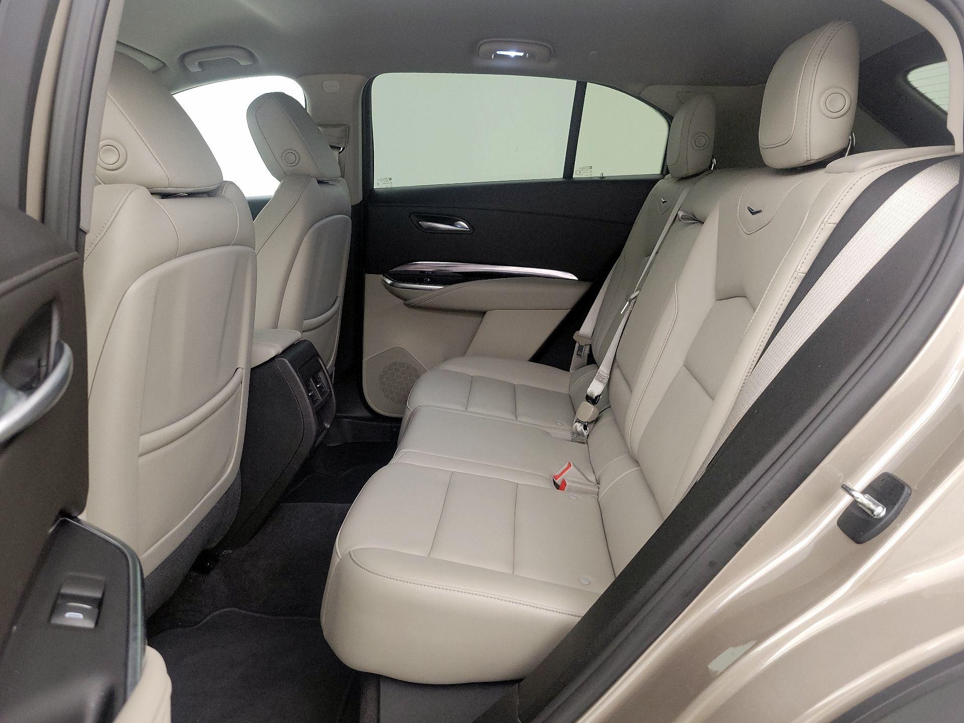 Thumbnail: 2023 Cadillac XT4 - 19