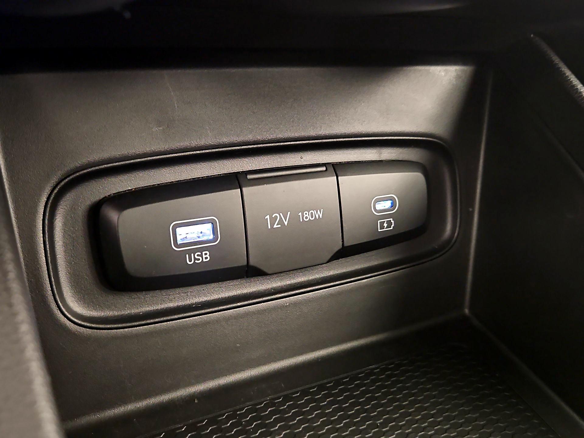 Thumbnail: 2024 Hyundai Venue - 18