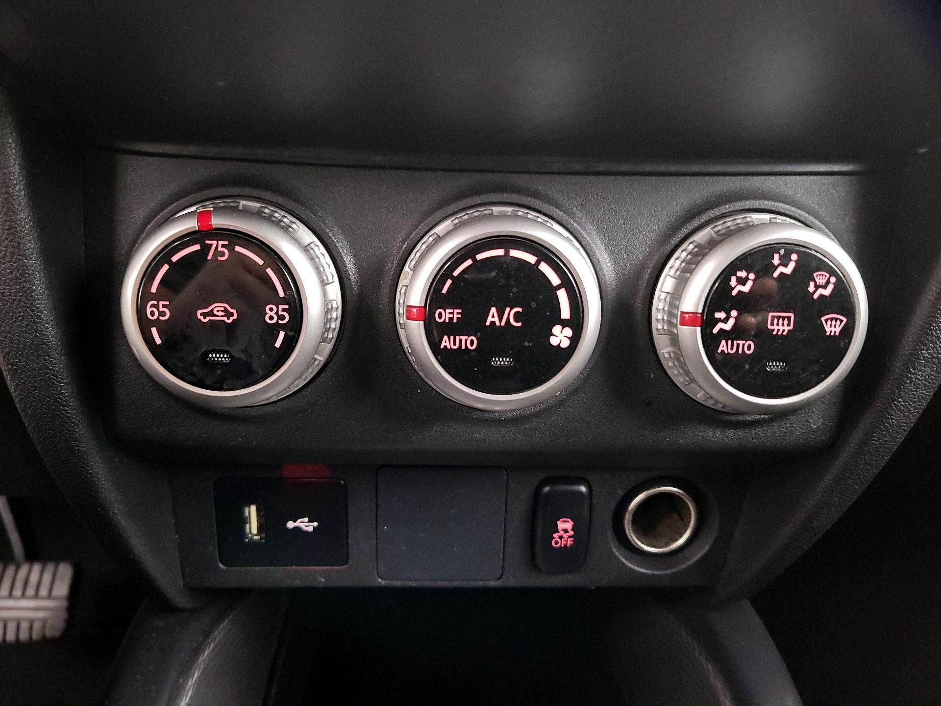 Thumbnail: 2021 Mitsubishi Outlander Sport - 16