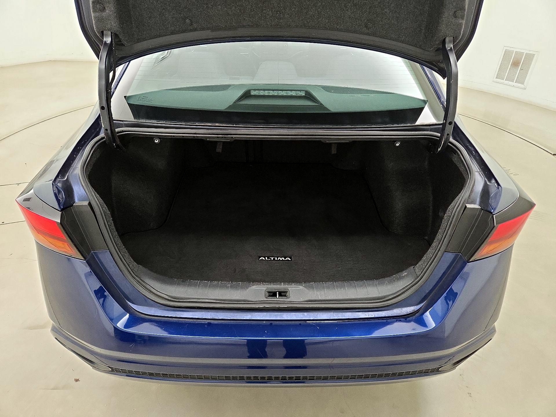 Thumbnail: 2021 Nissan Altima - 20