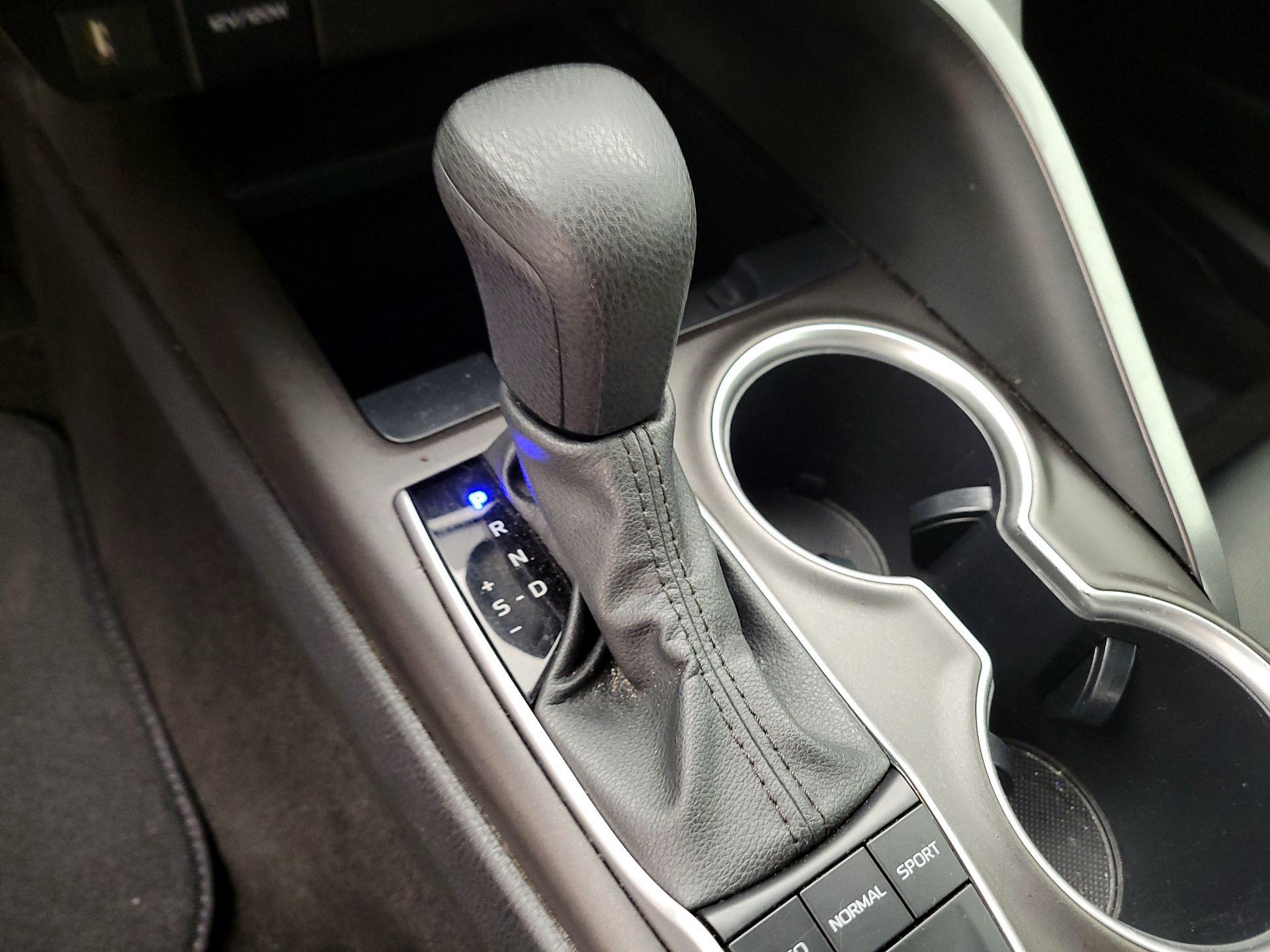 Thumbnail: 2023 Toyota Camry - 17