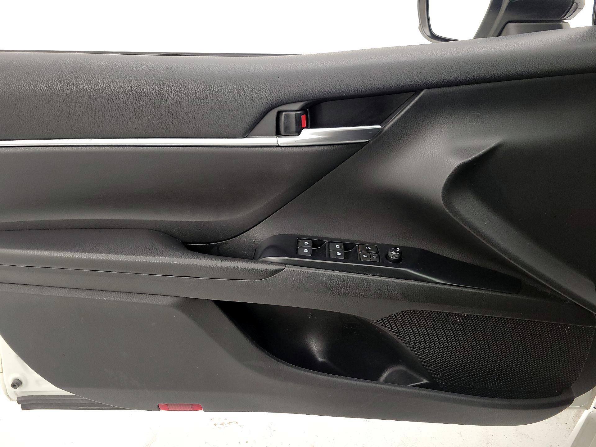 Thumbnail: 2020 Toyota Camry - 12