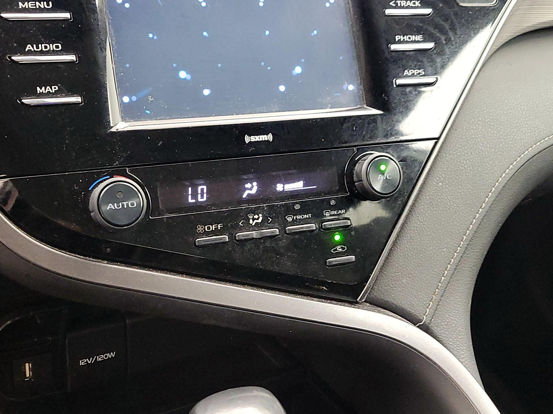 Thumbnail: 2020 Toyota Camry - 16