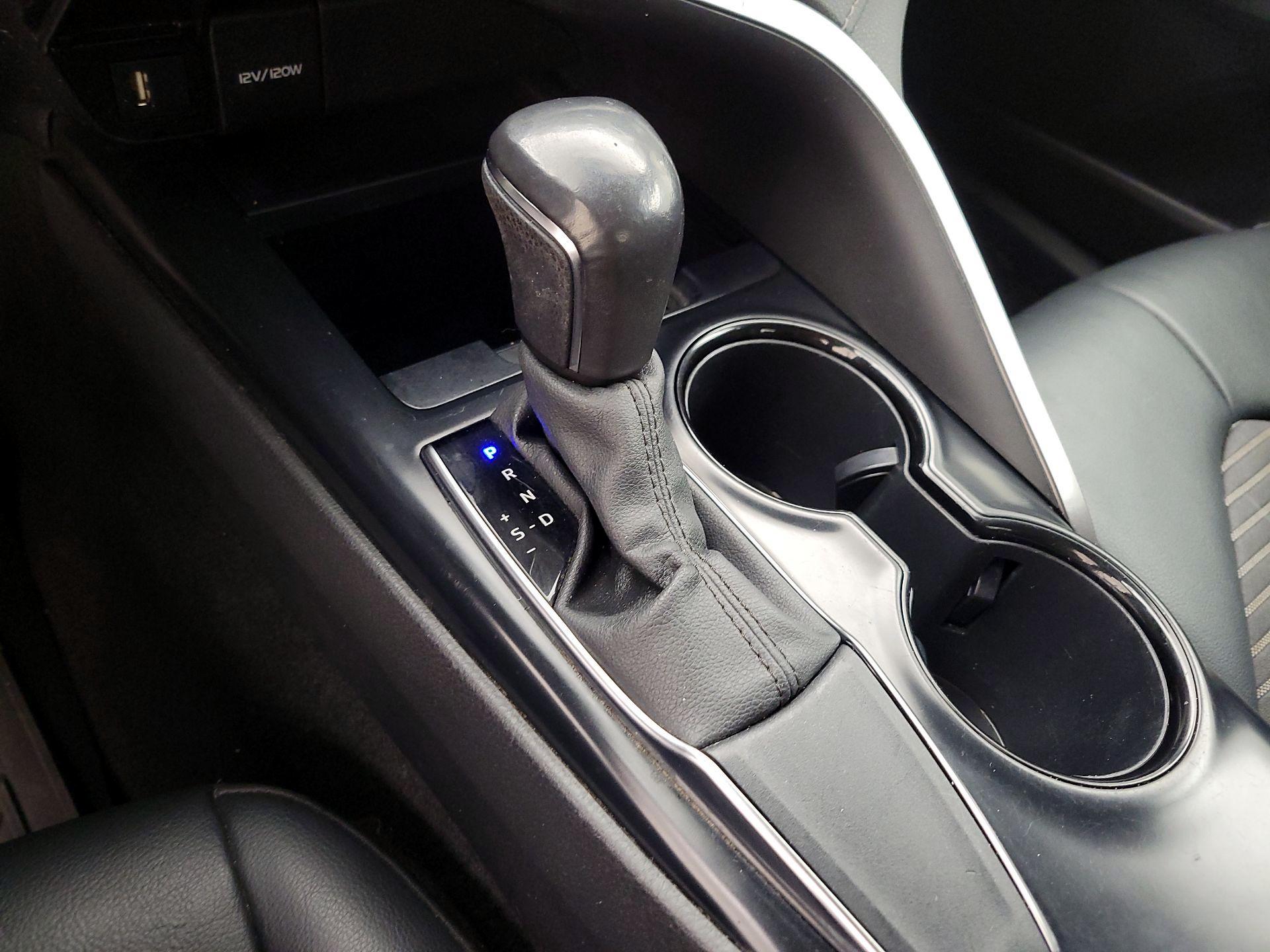 Thumbnail: 2020 Toyota Camry - 17