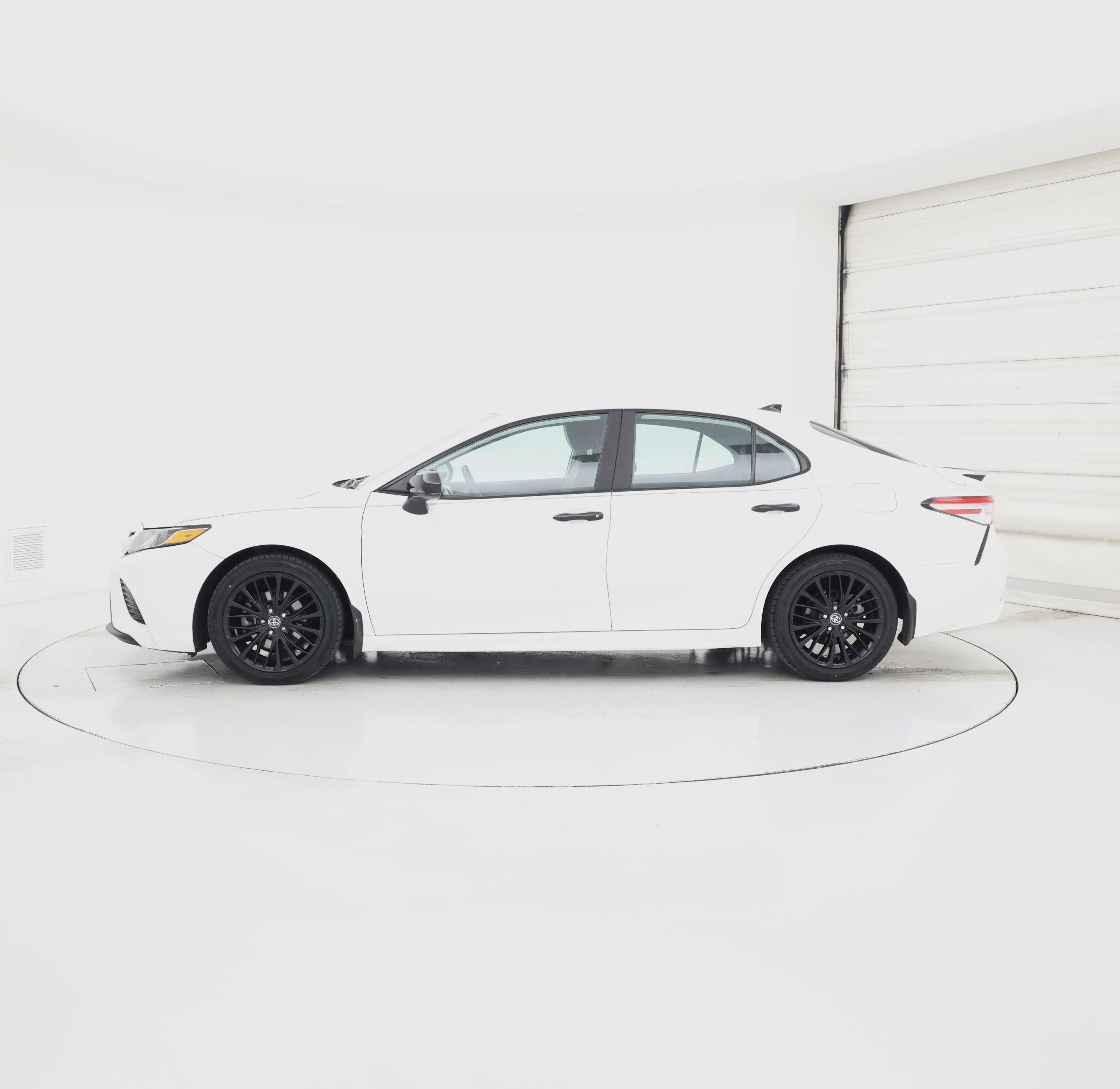 Thumbnail: 2020 Toyota Camry - 3