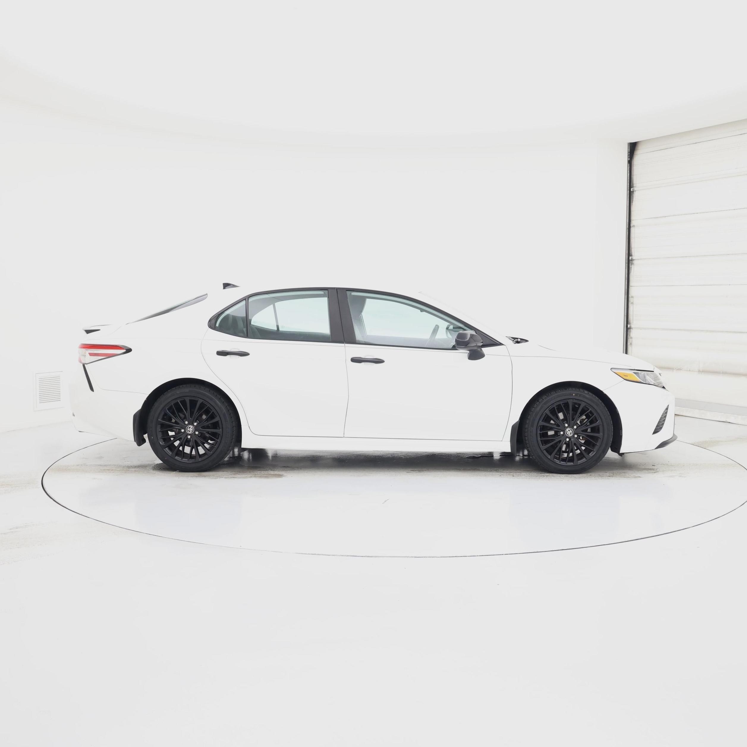 Thumbnail: 2020 Toyota Camry - 7