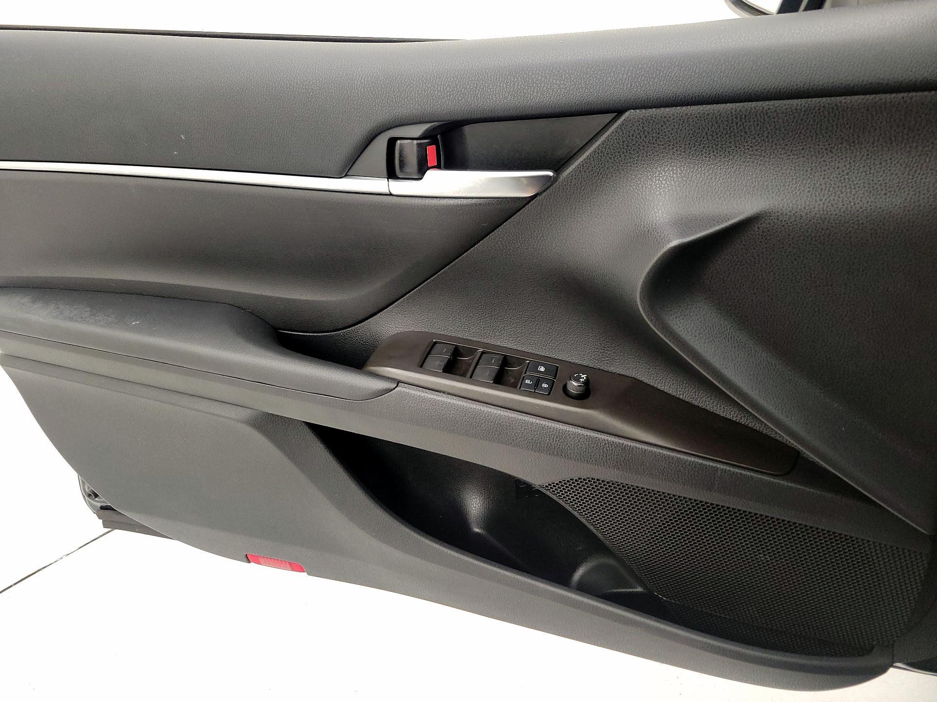 Thumbnail: 2022 Toyota Camry - 12