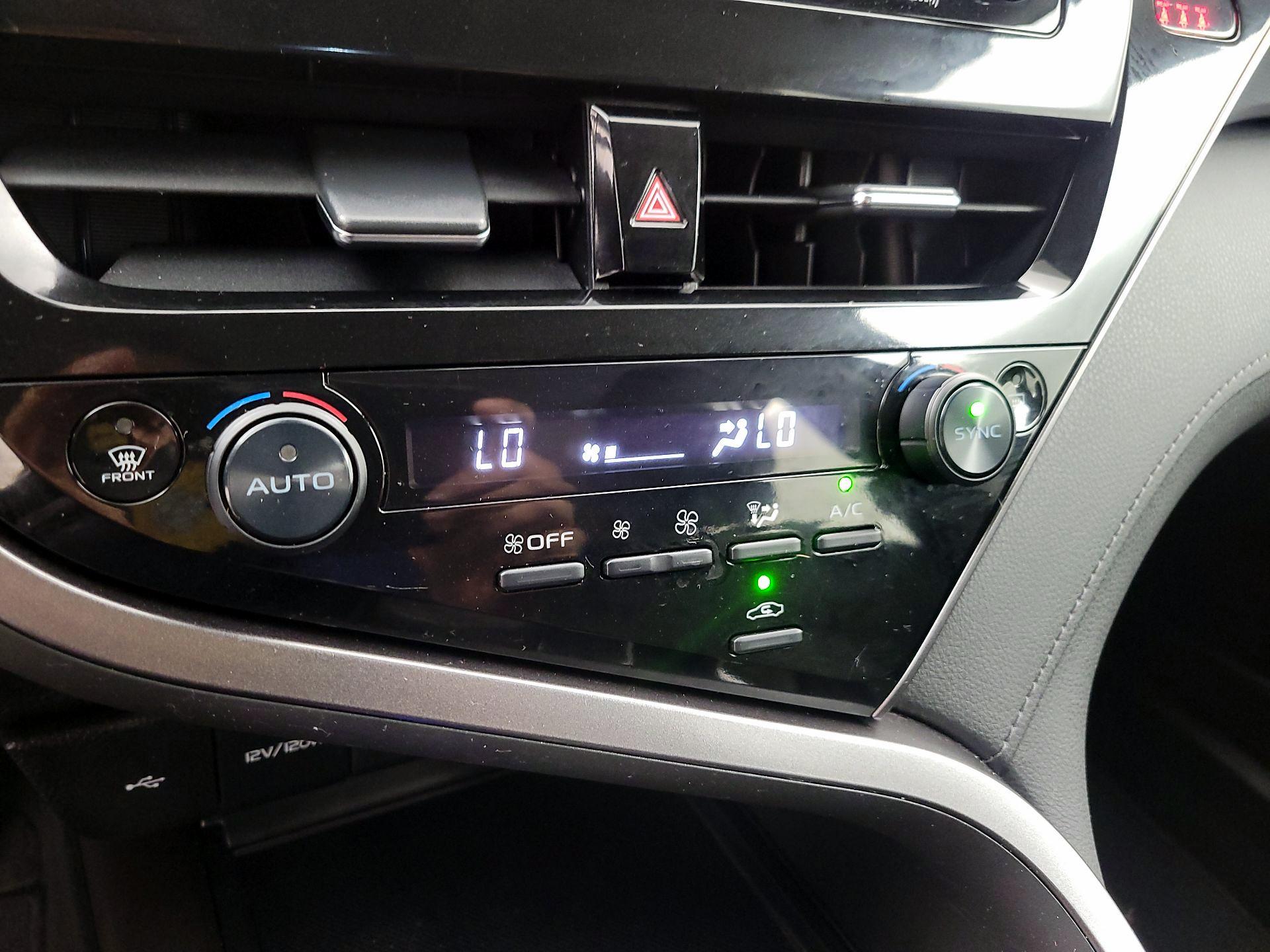 Thumbnail: 2022 Toyota Camry - 14