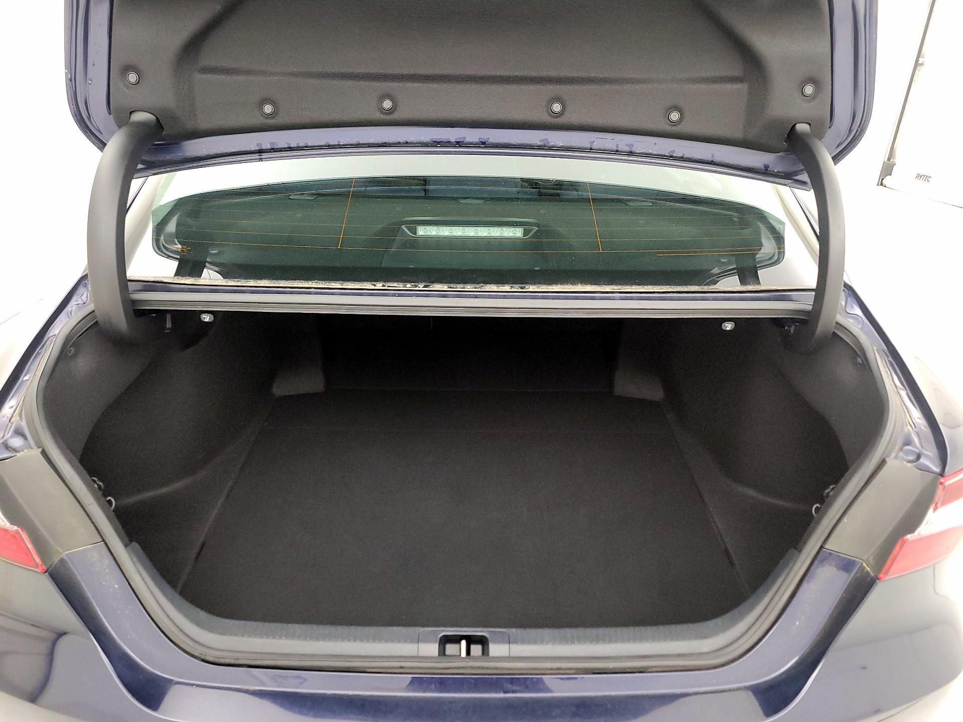 Thumbnail: 2022 Toyota Camry - 16