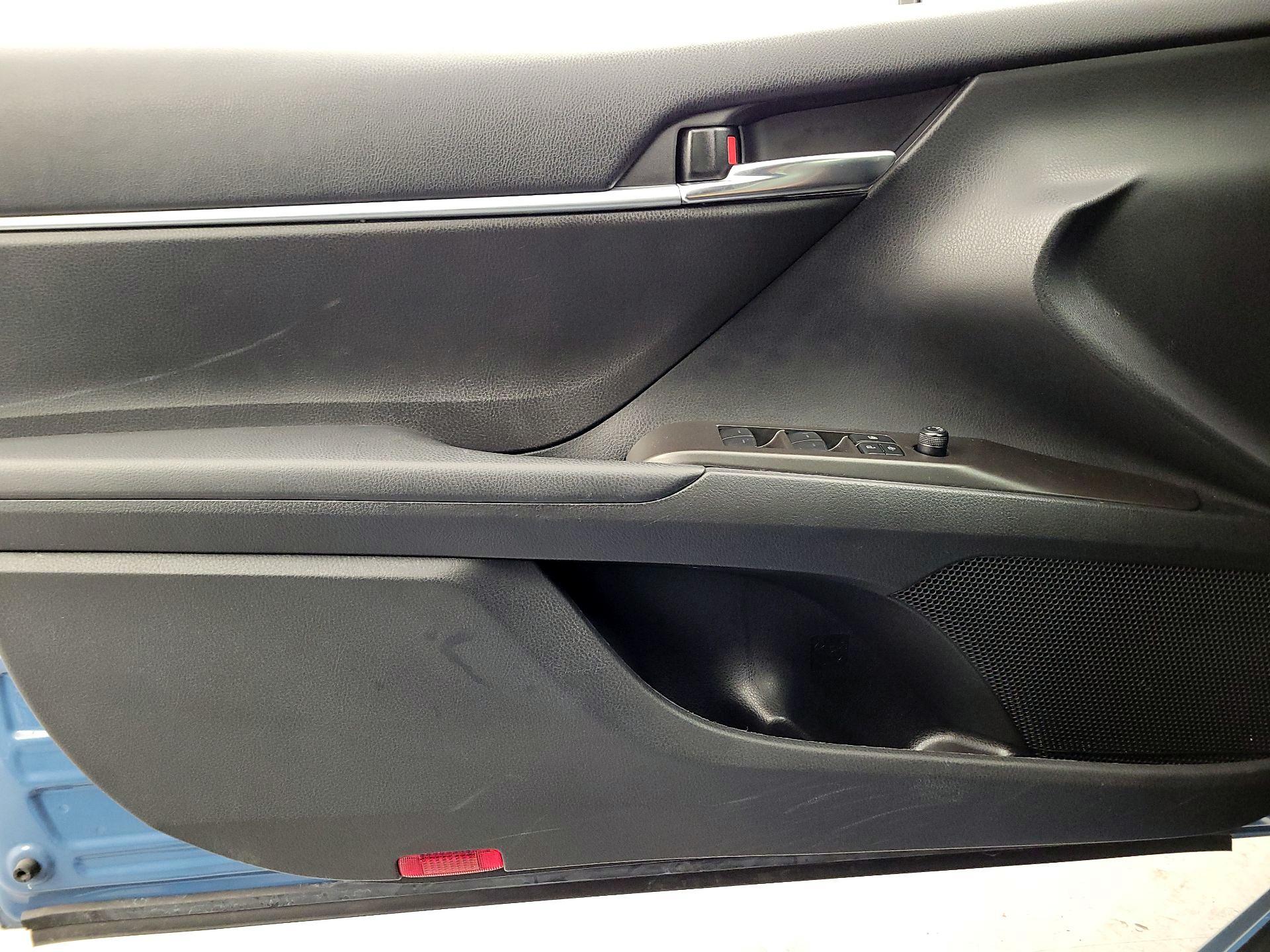 Thumbnail: 2023 Toyota Camry - 12