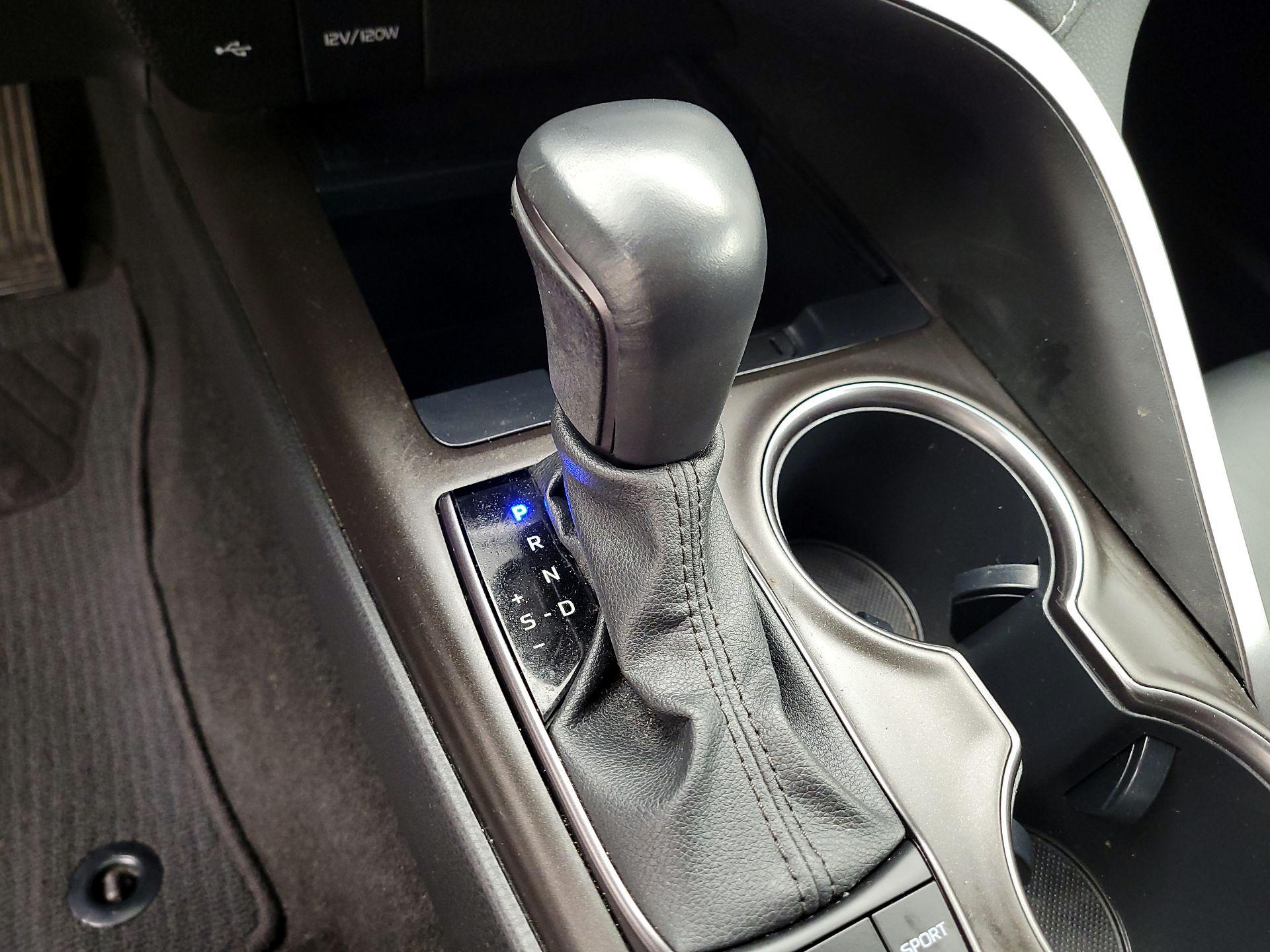 Thumbnail: 2023 Toyota Camry - 17