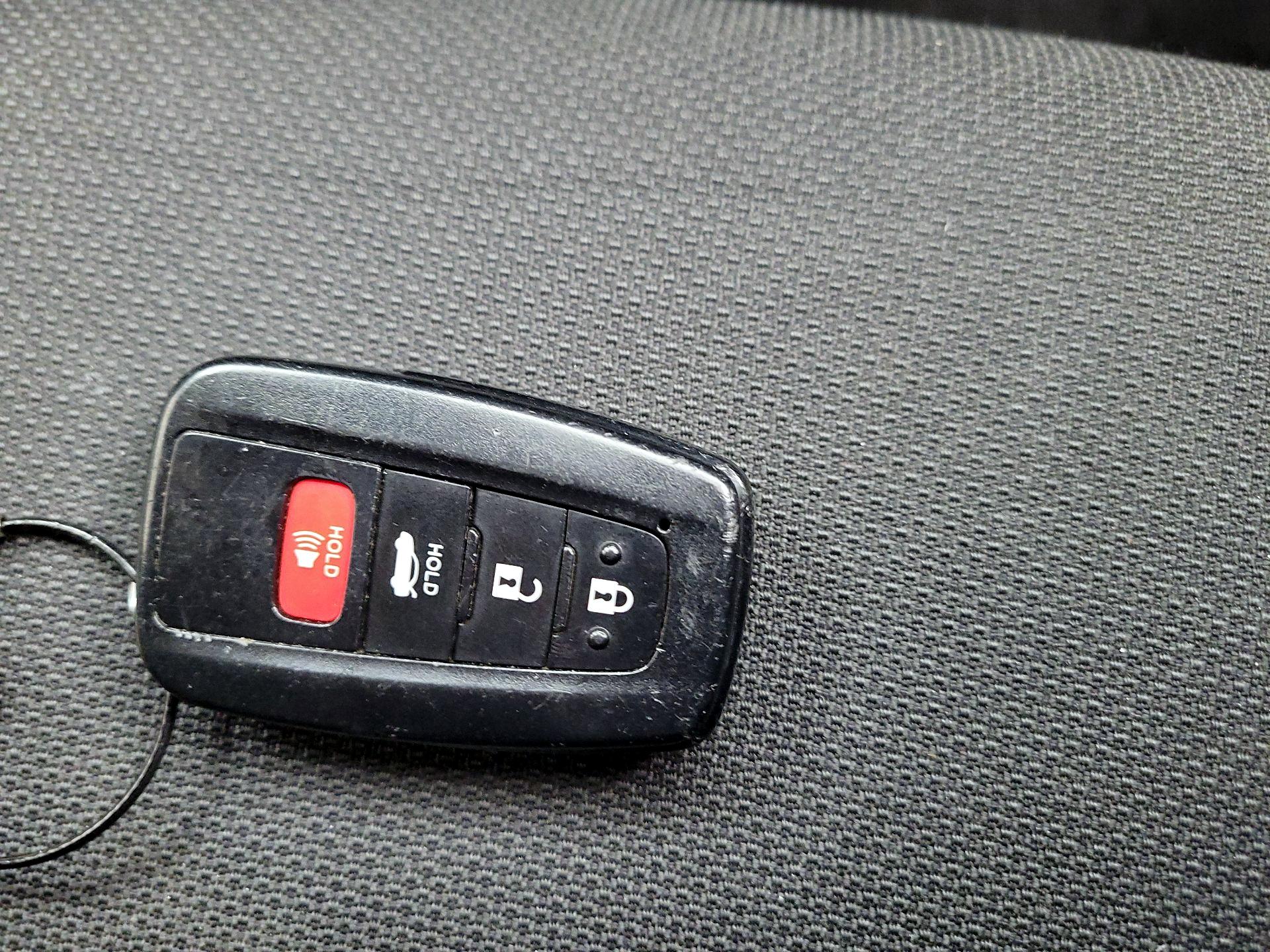 Thumbnail: 2022 Toyota Corolla - 18