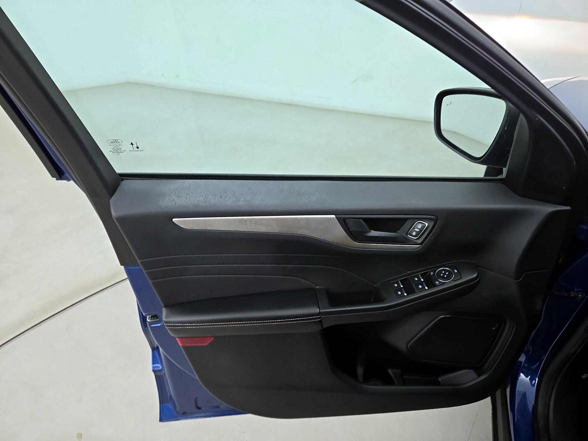 Thumbnail: 2022 Ford Escape - 12