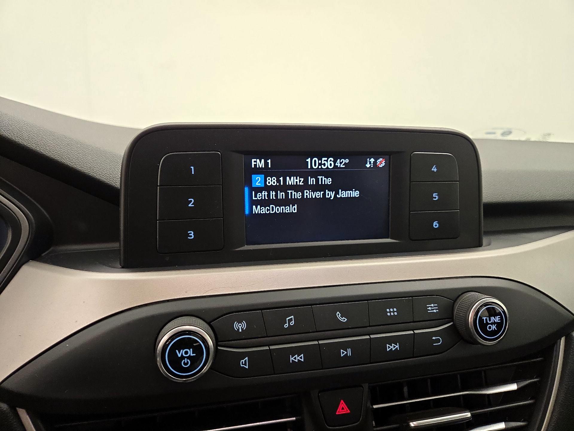 Thumbnail: 2022 Ford Escape - 15