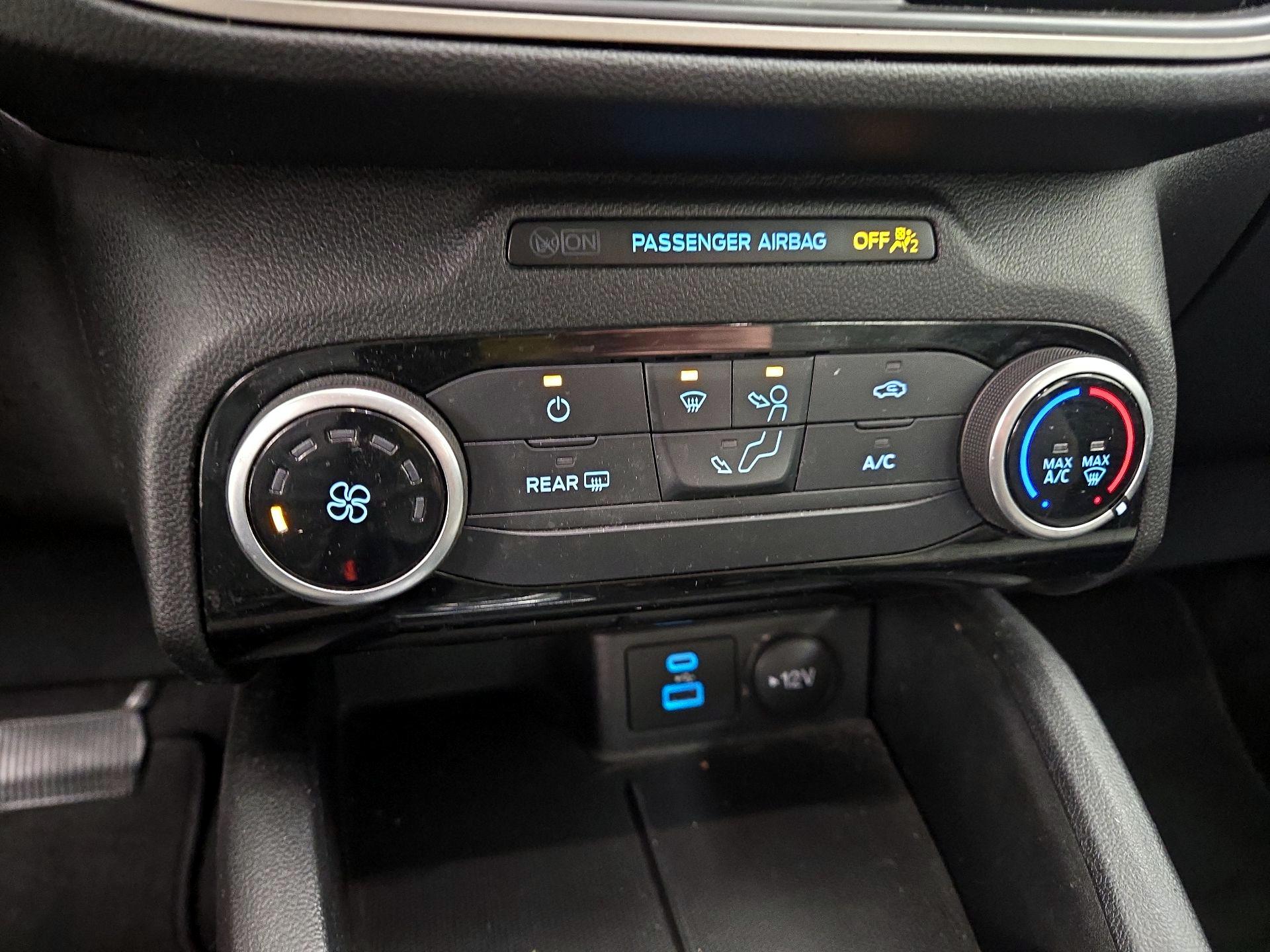 Thumbnail: 2022 Ford Escape - 16