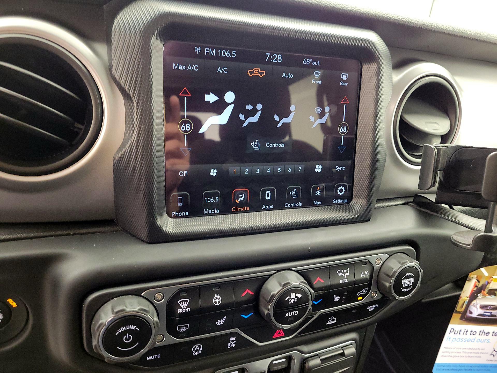 Thumbnail: 2021 Jeep Gladiator - 14