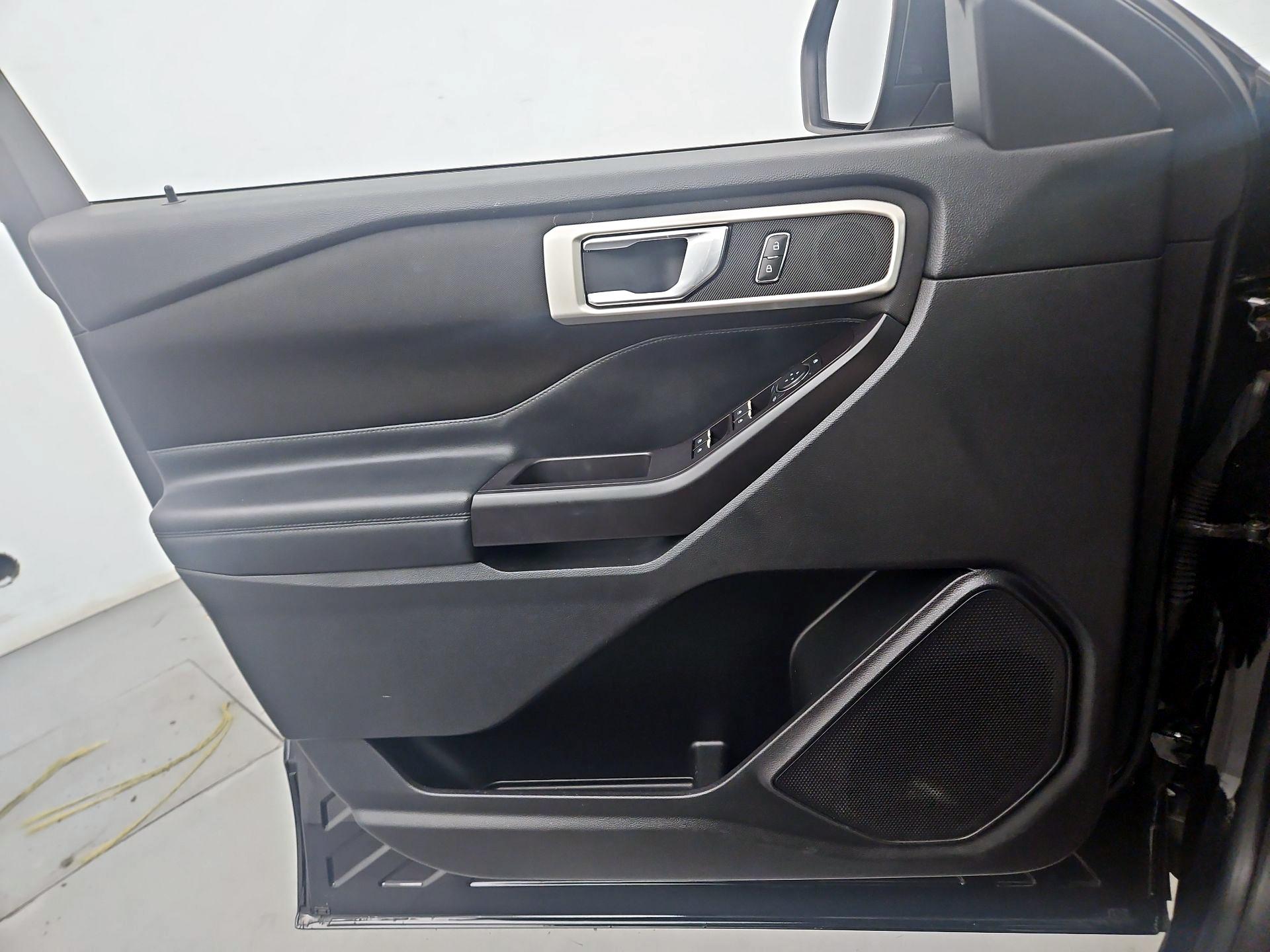 Thumbnail: 2020 Ford Explorer - 12