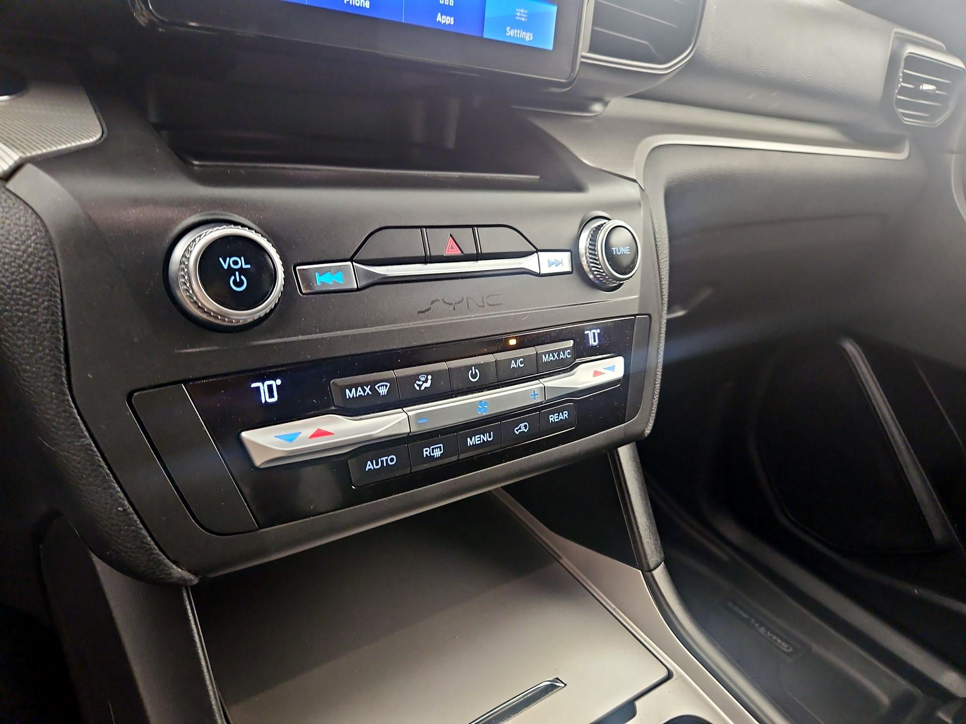 Thumbnail: 2020 Ford Explorer - 16