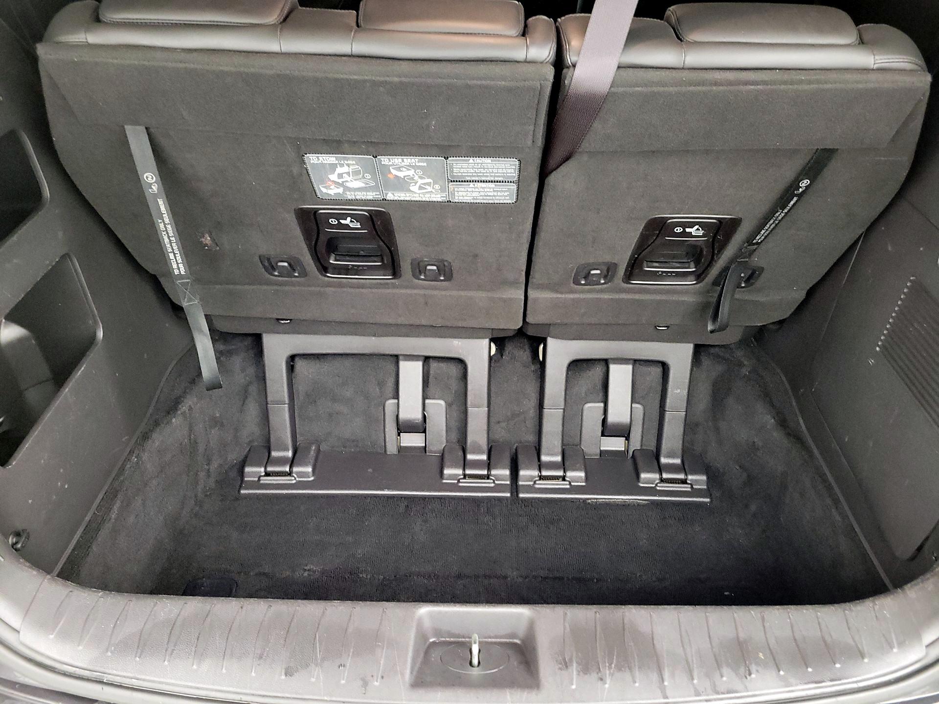 Thumbnail: 2023 Kia Carnival - 16