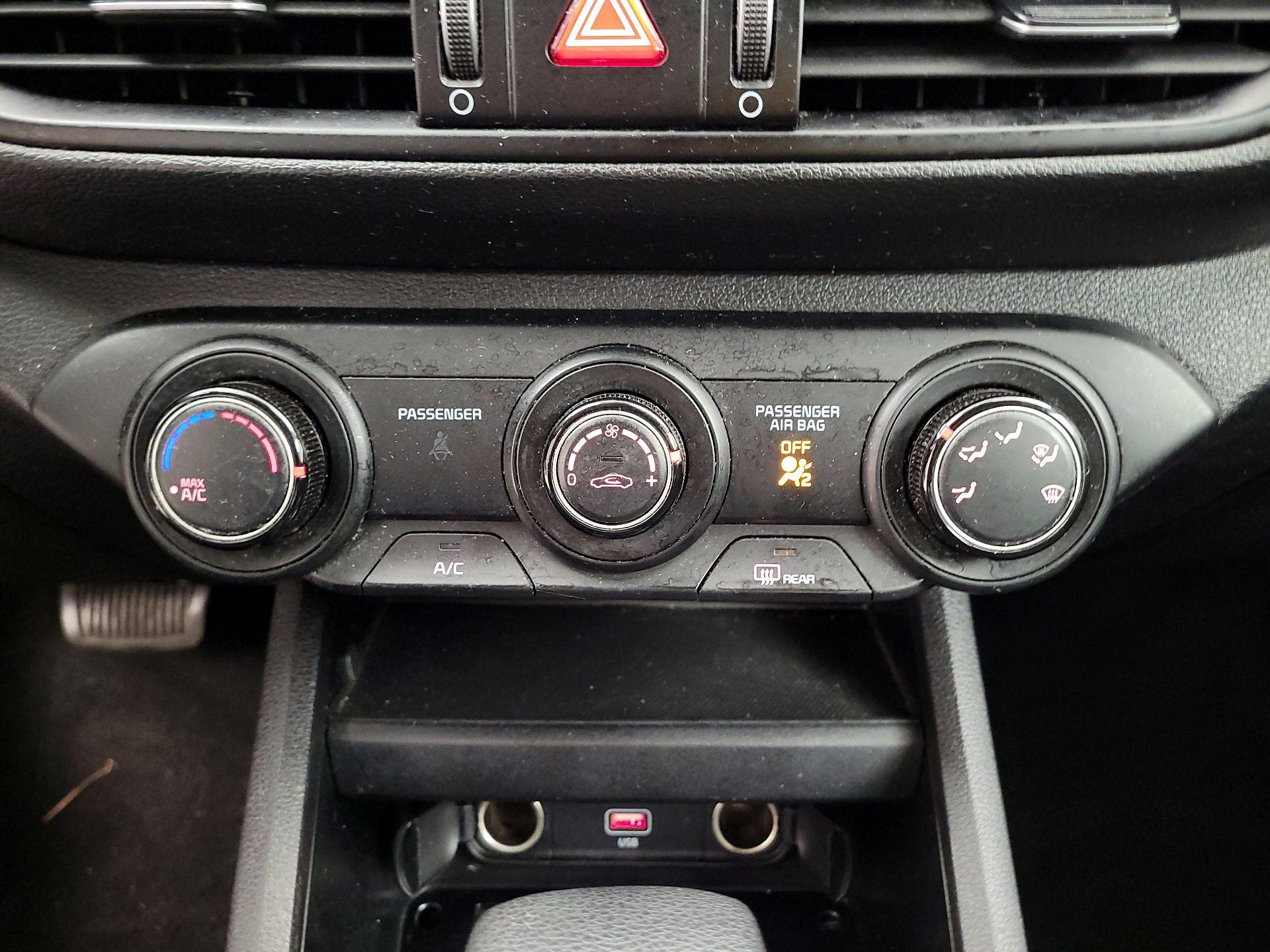 Thumbnail: 2022 Kia Forte - 14