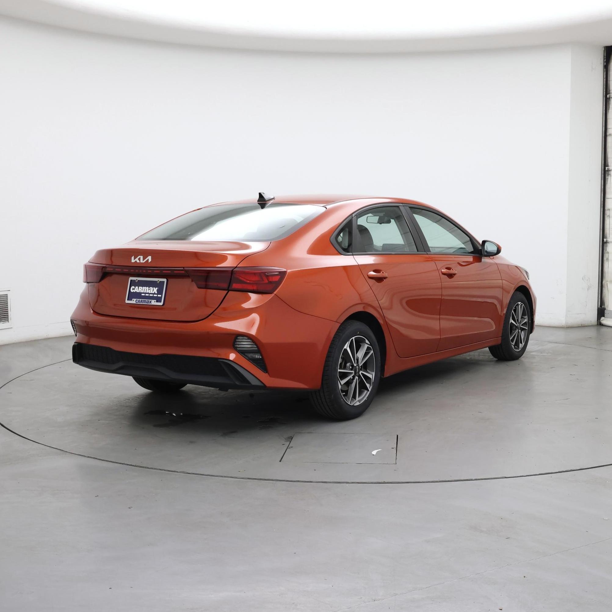 Thumbnail: 2022 Kia Forte - 8