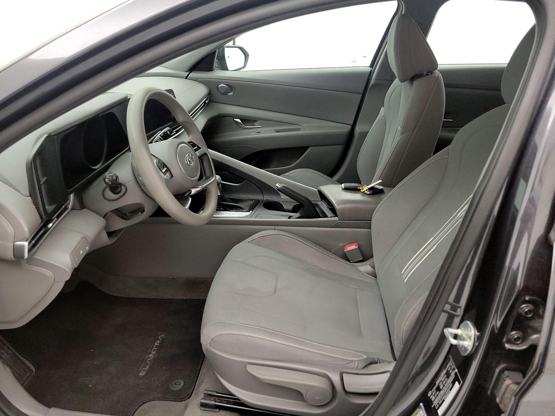 Thumbnail: 2021 Hyundai Elantra - 11