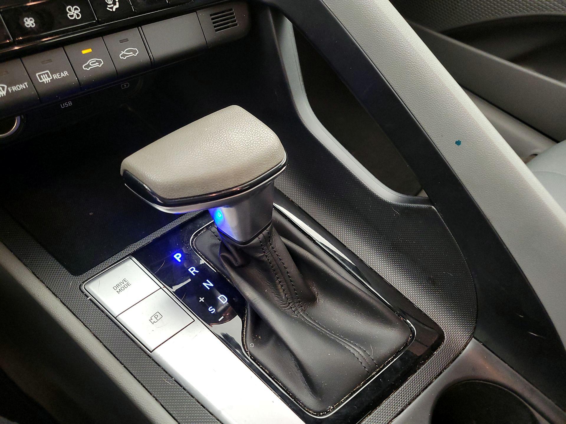 Thumbnail: 2021 Hyundai Elantra - 17