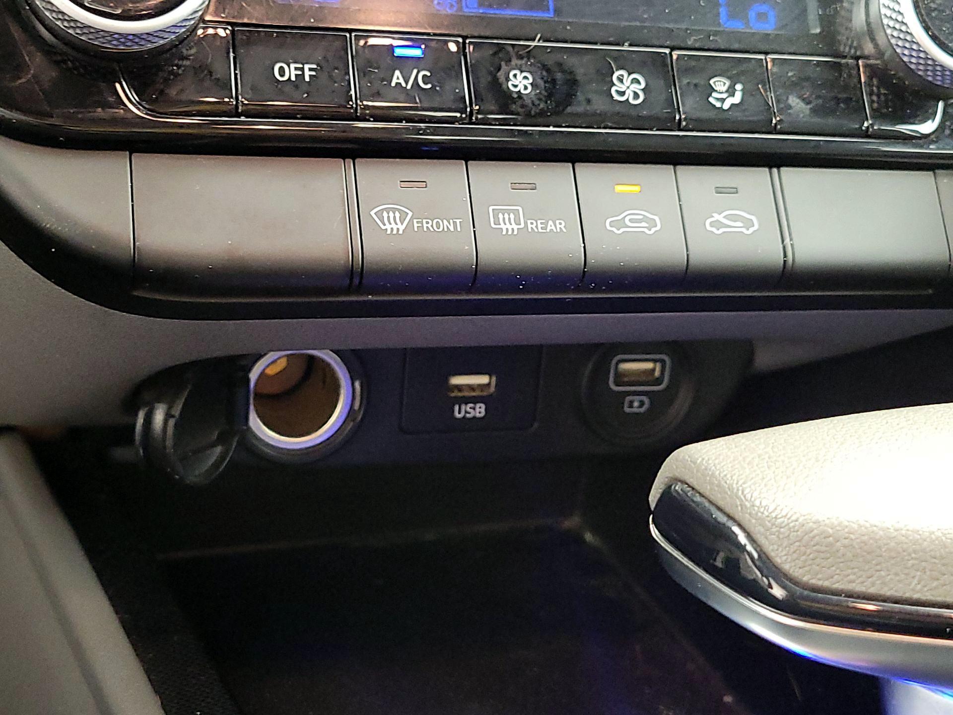 Thumbnail: 2021 Hyundai Elantra - 18