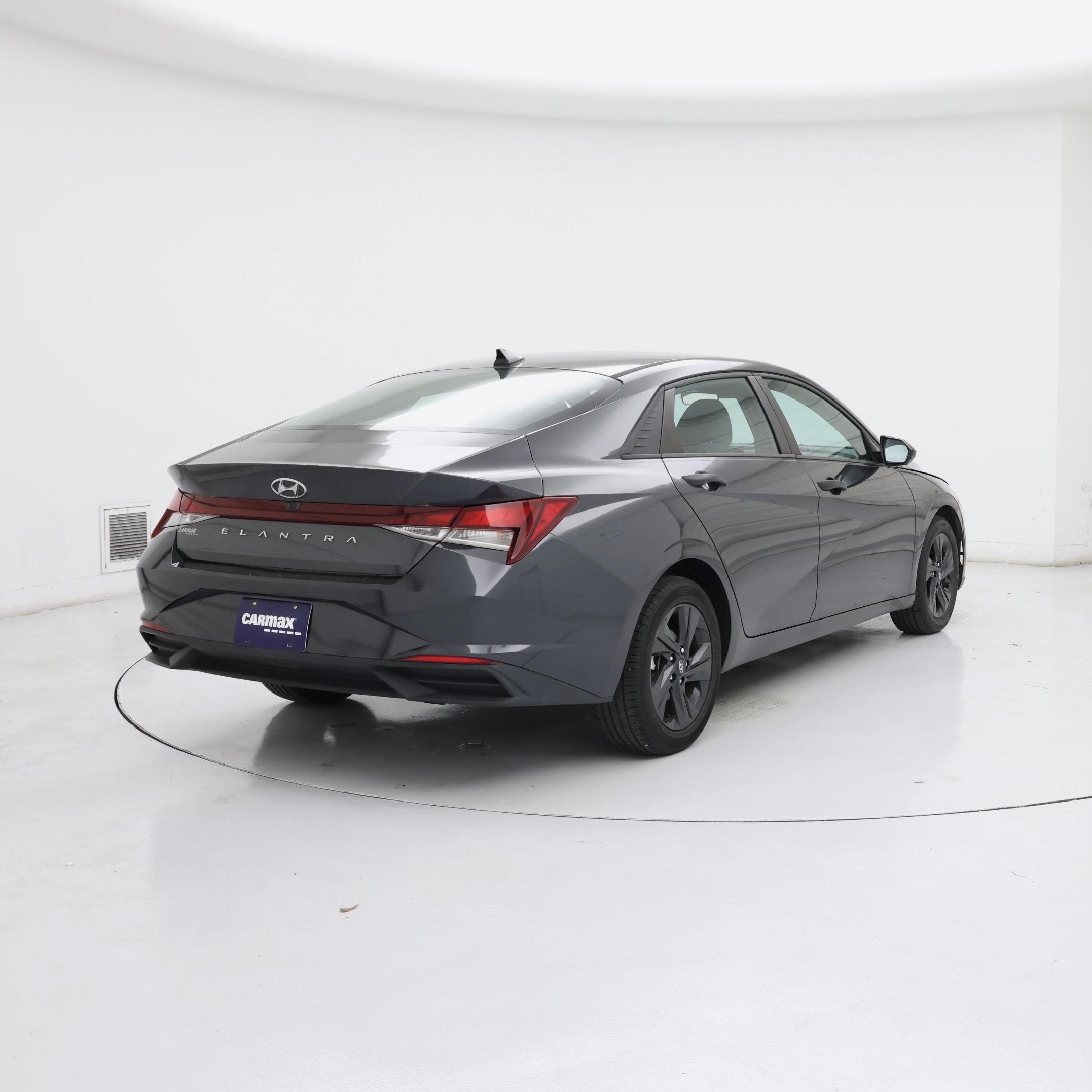 Thumbnail: 2021 Hyundai Elantra - 8