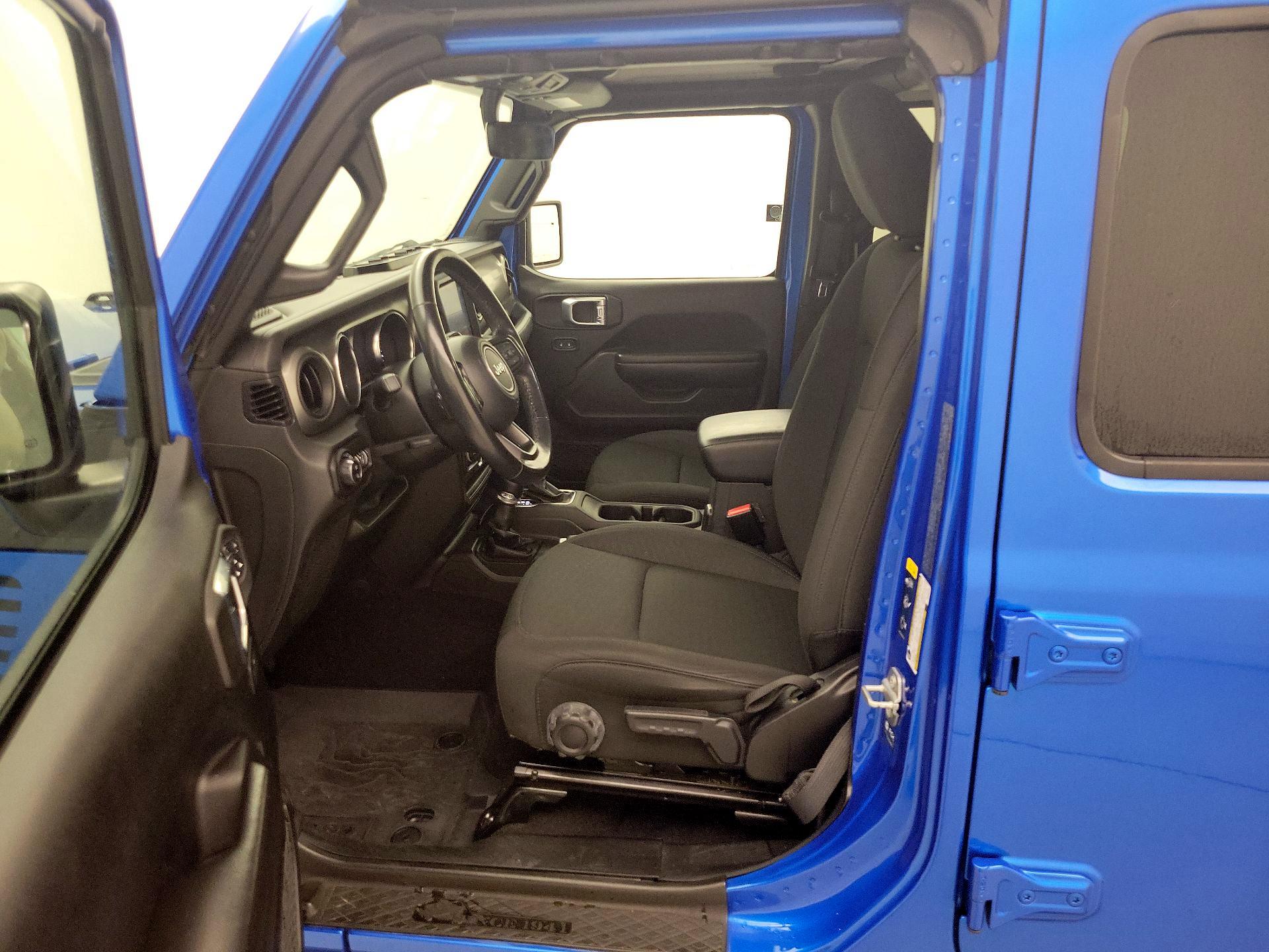 Thumbnail: 2021 Jeep Gladiator - 11