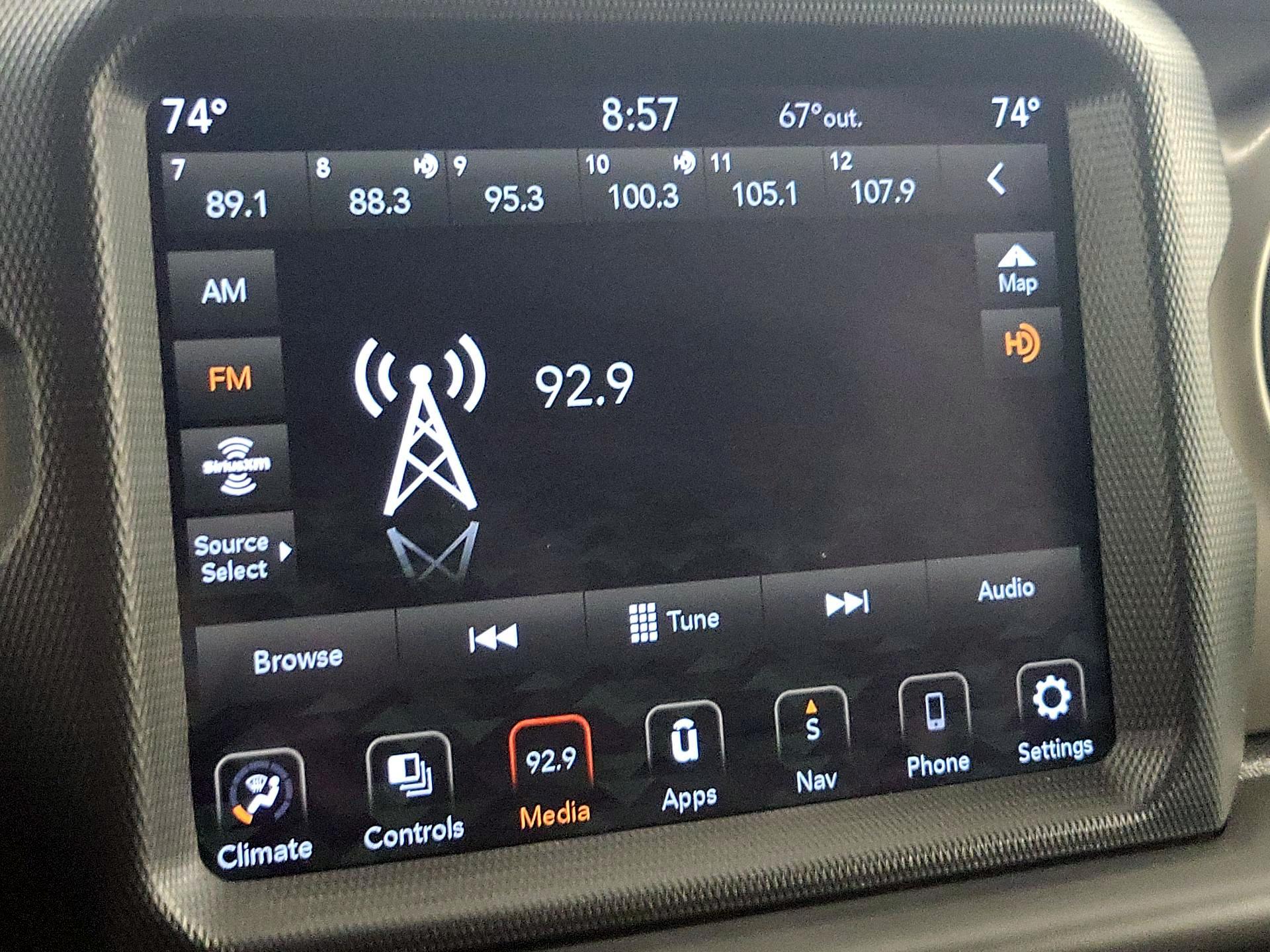 Thumbnail: 2021 Jeep Gladiator - 16