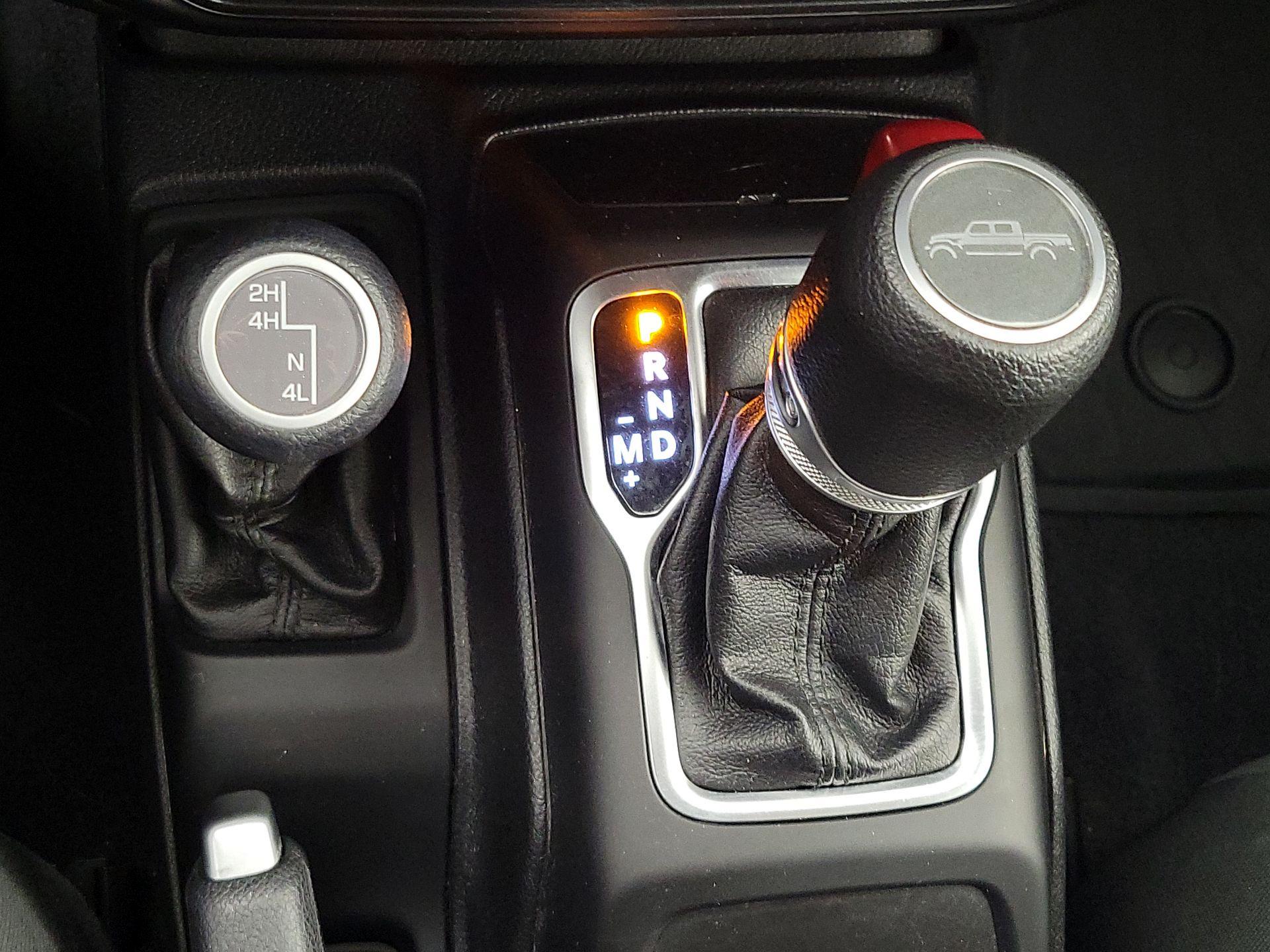 Thumbnail: 2021 Jeep Gladiator - 18