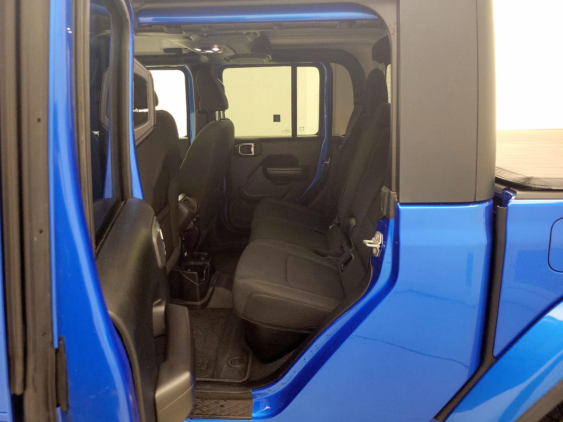 Thumbnail: 2021 Jeep Gladiator - 20