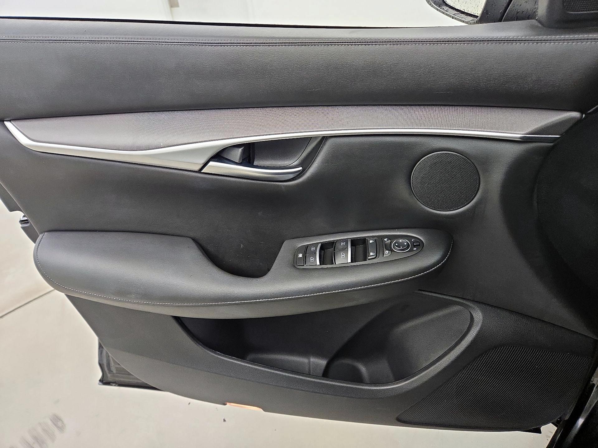 Thumbnail: 2022 INFINITI QX50 - 12