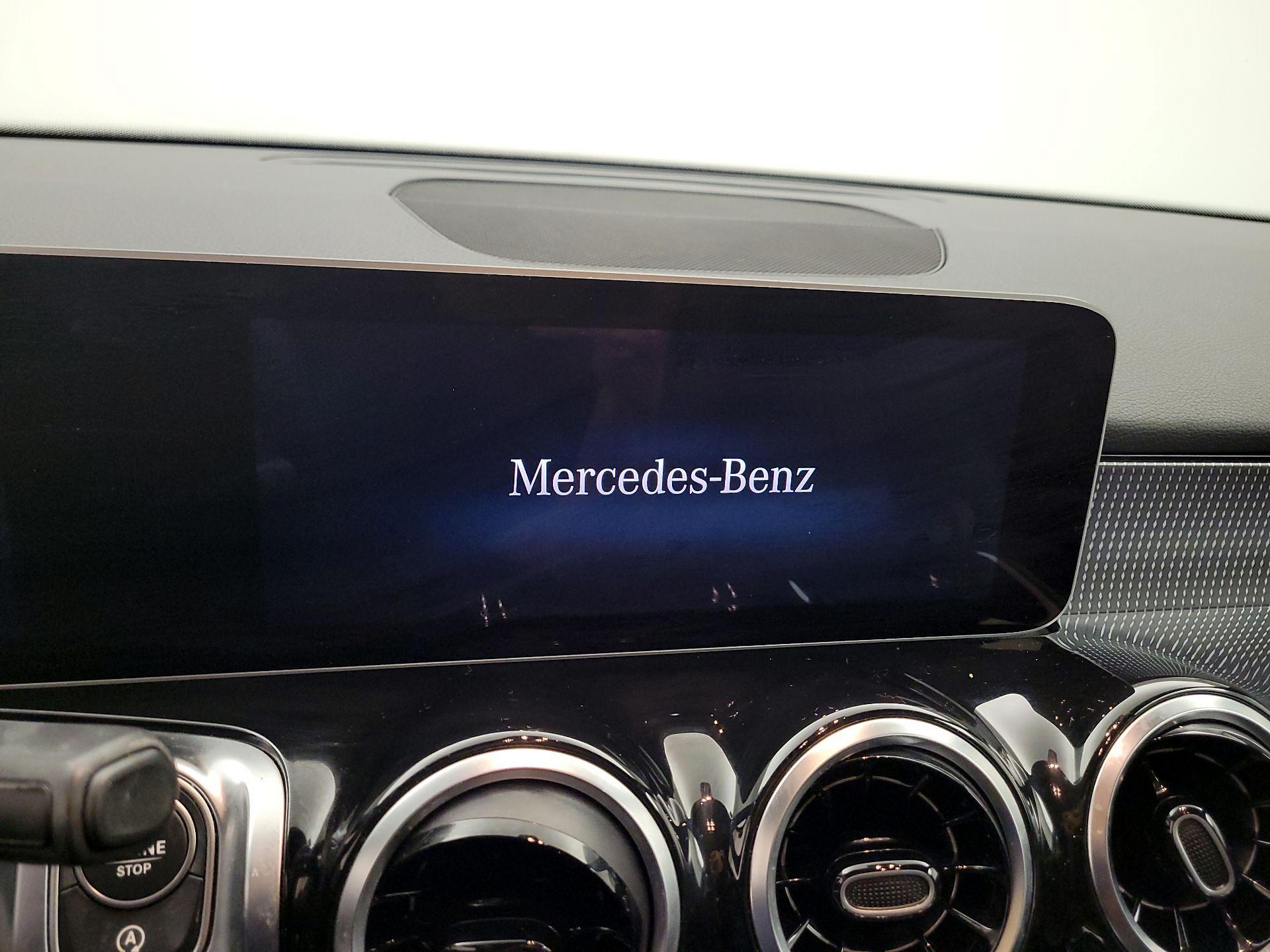 Thumbnail: 2020 Mercedes-Benz GLB - 13