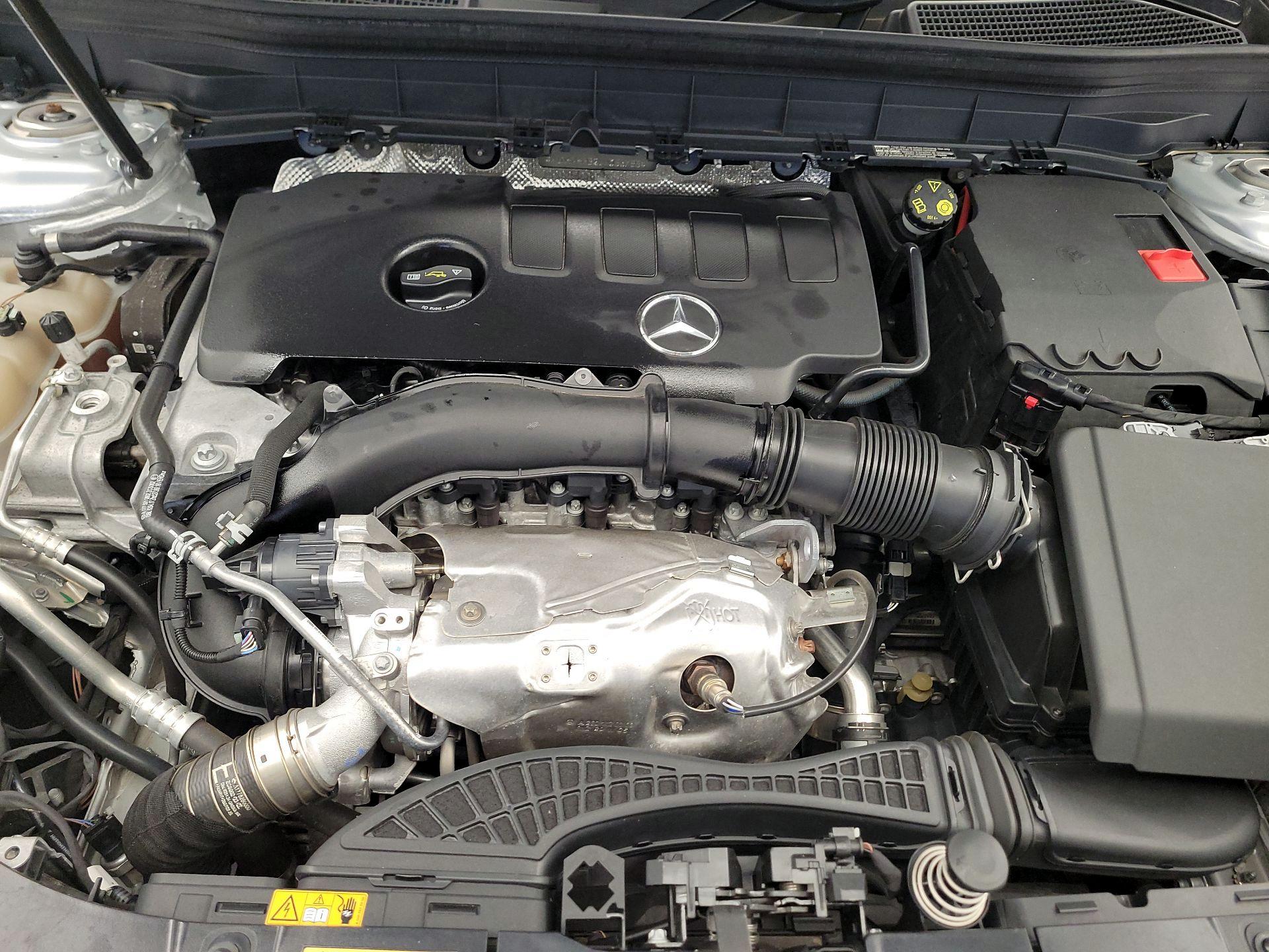 Thumbnail: 2020 Mercedes-Benz GLB - 17