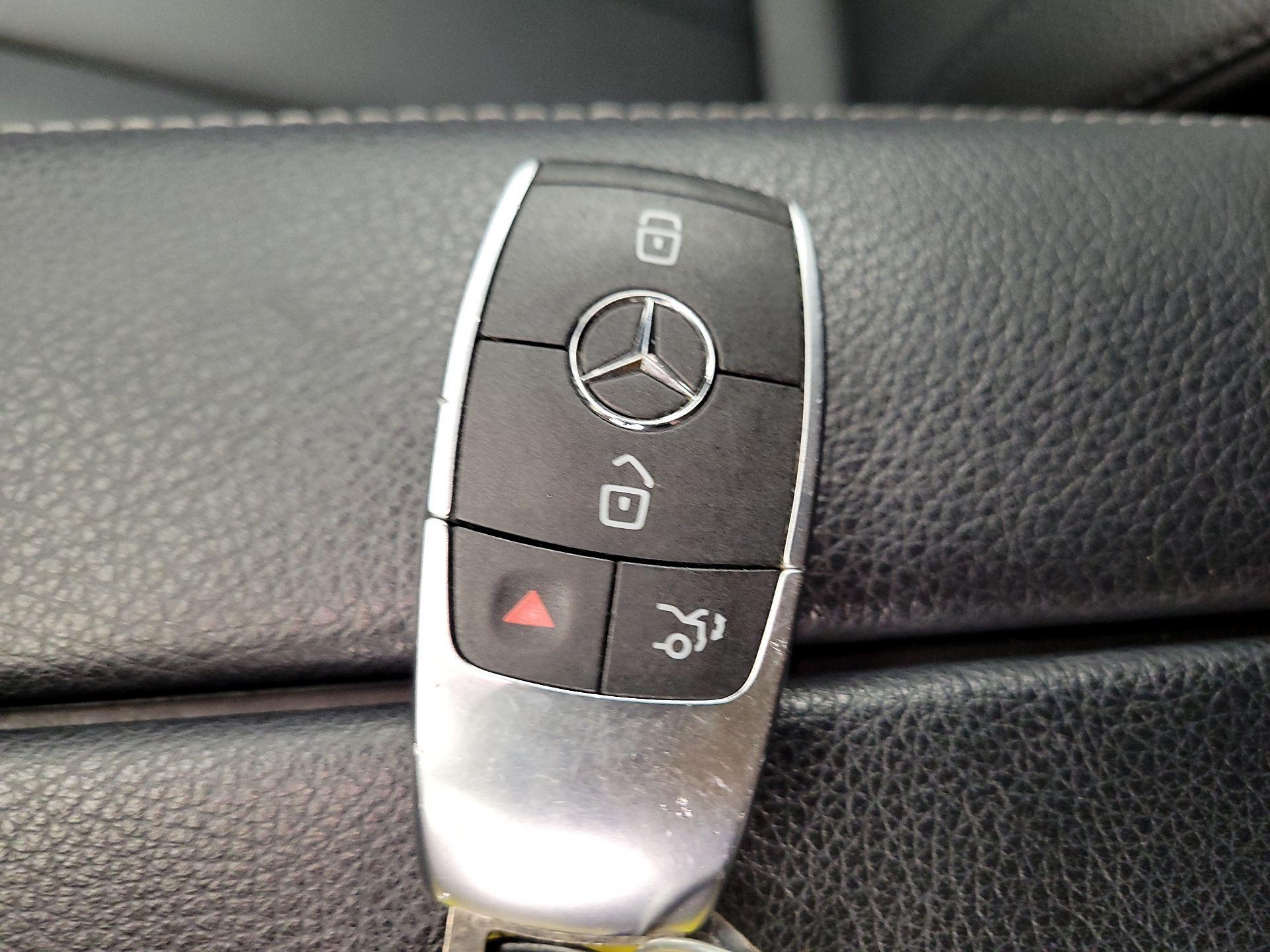 Thumbnail: 2020 Mercedes-Benz GLB - 18