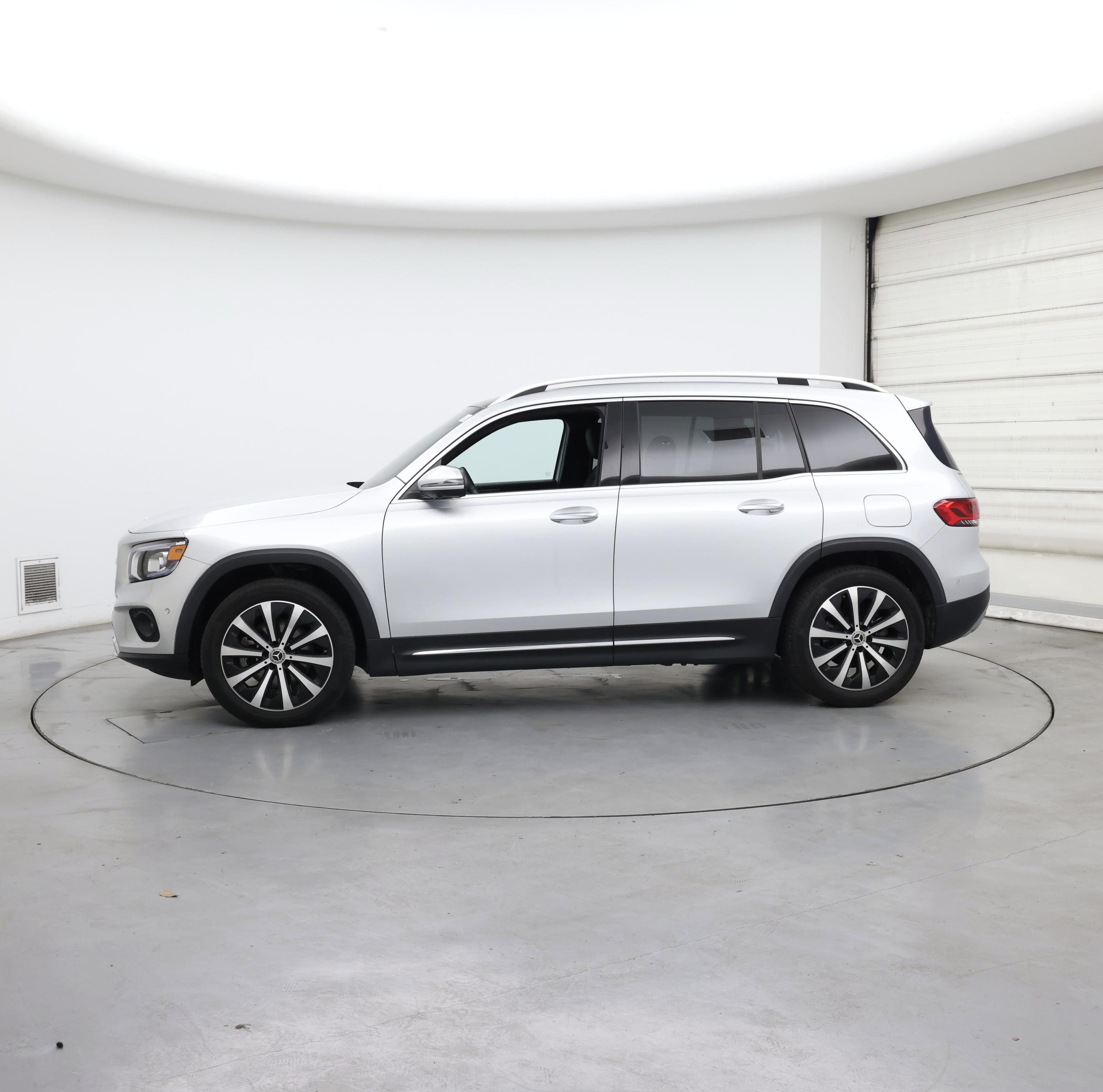 Thumbnail: 2020 Mercedes-Benz GLB - 3