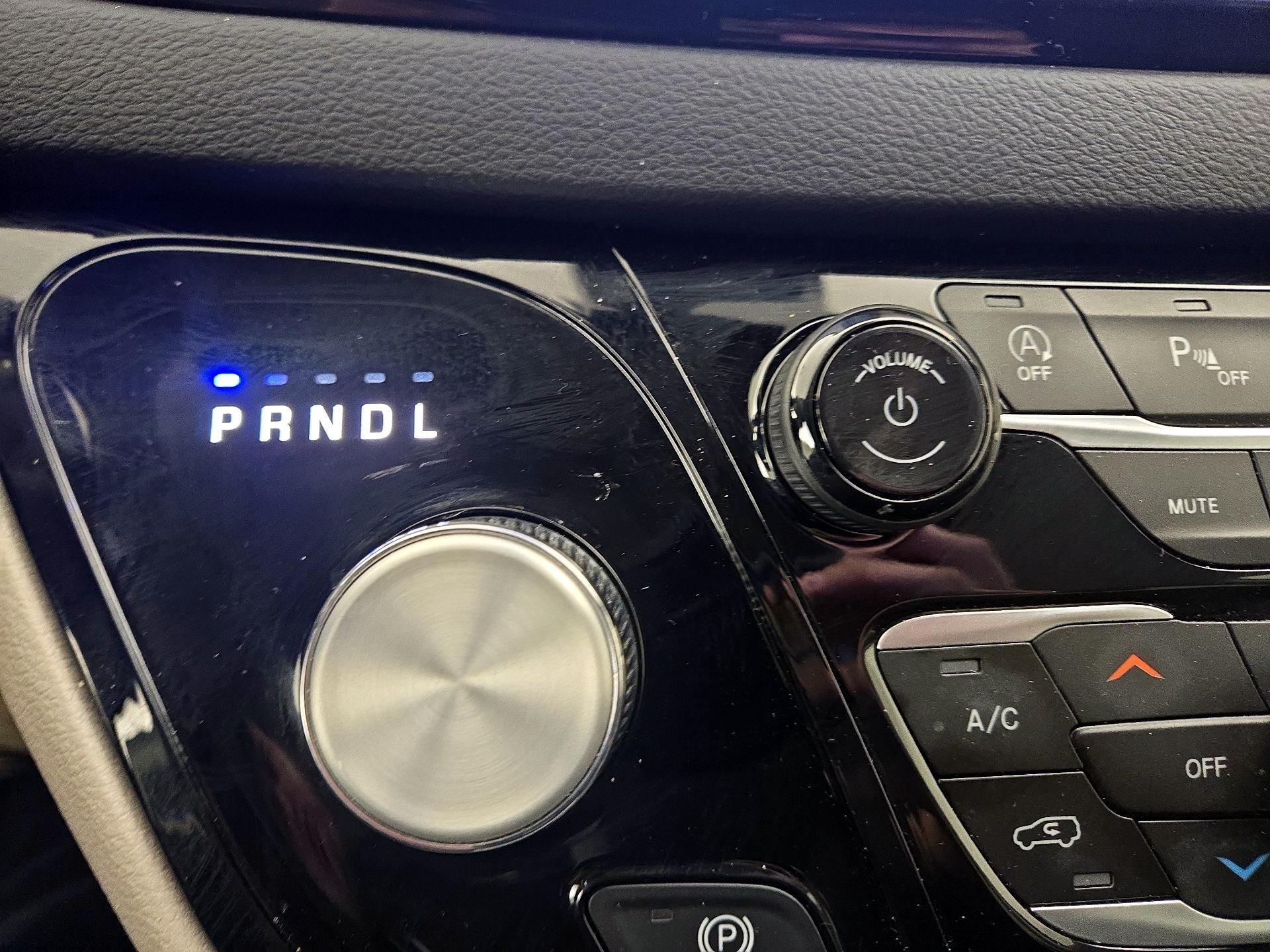 Thumbnail: 2023 Chrysler Pacifica - 17