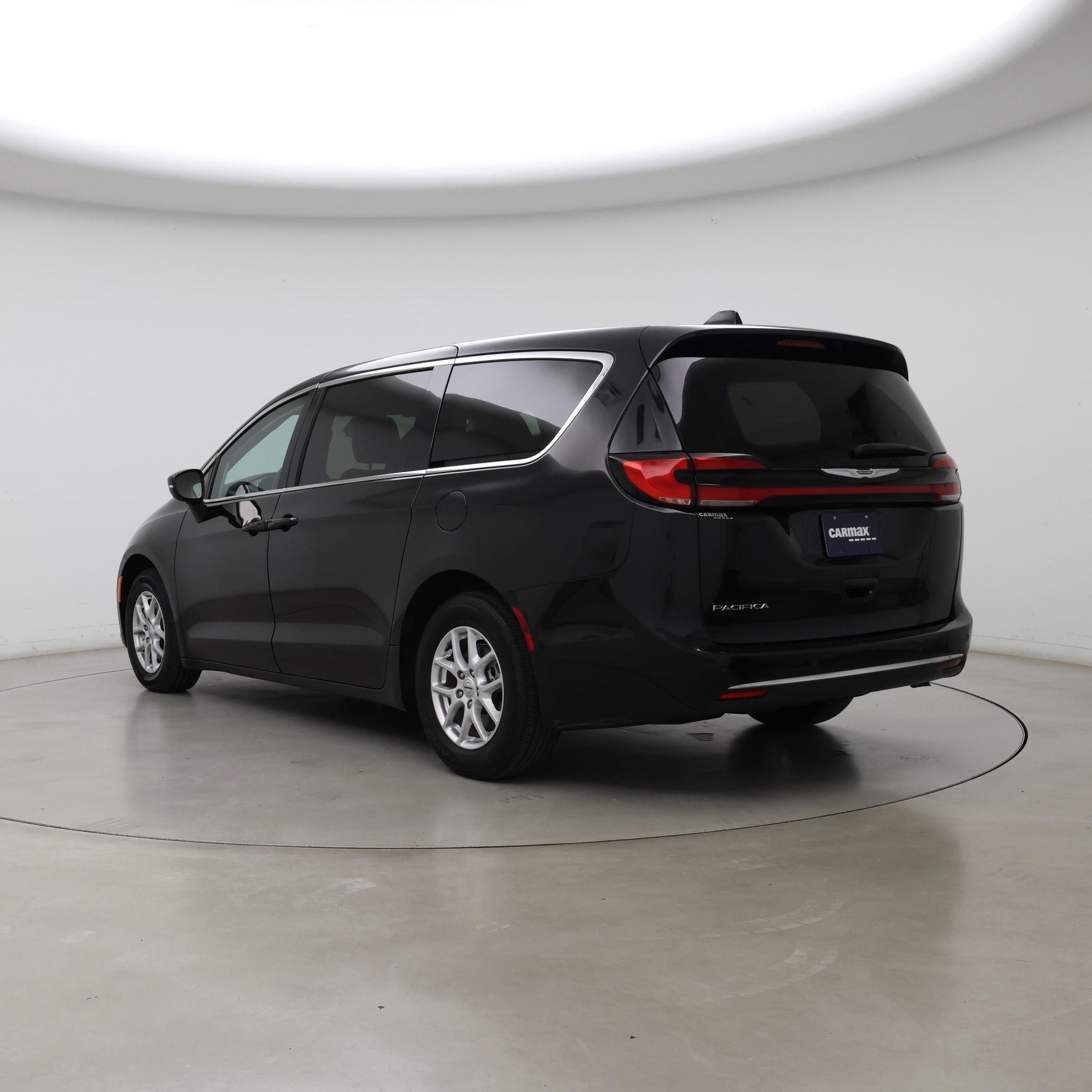 Thumbnail: 2023 Chrysler Pacifica - 2