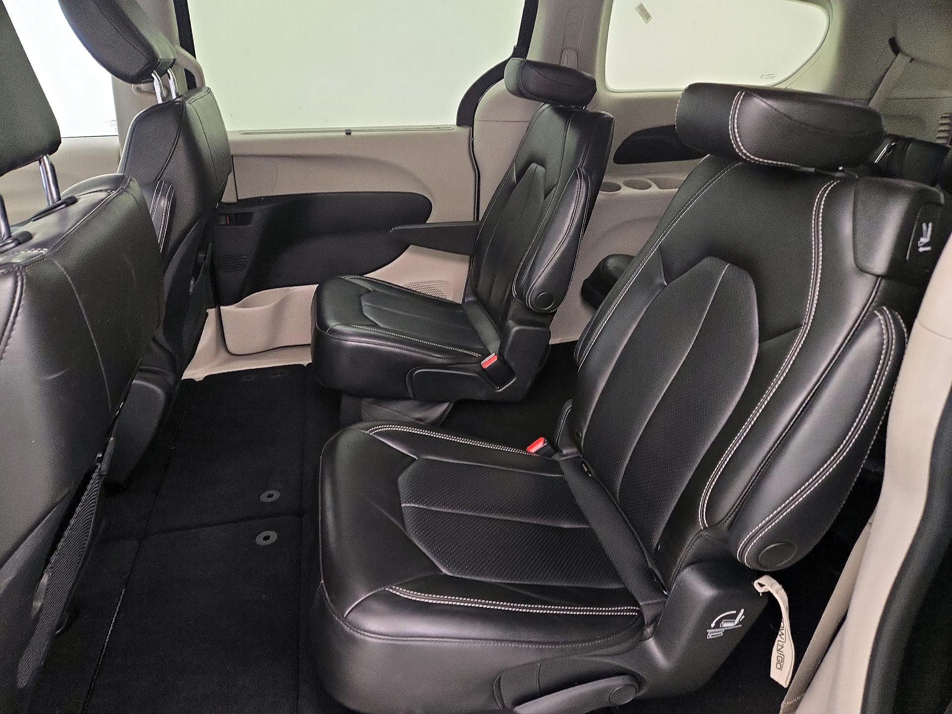 Thumbnail: 2023 Chrysler Pacifica - 19