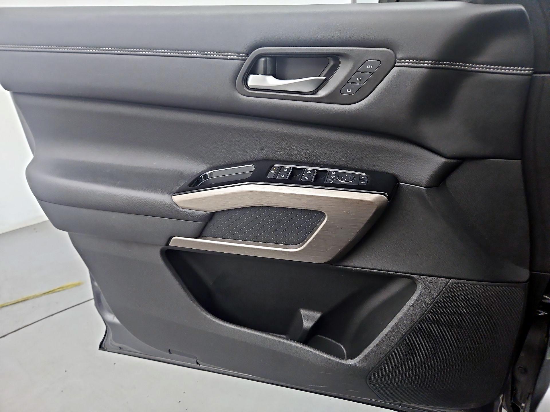 Thumbnail: 2023 Nissan Pathfinder - 12