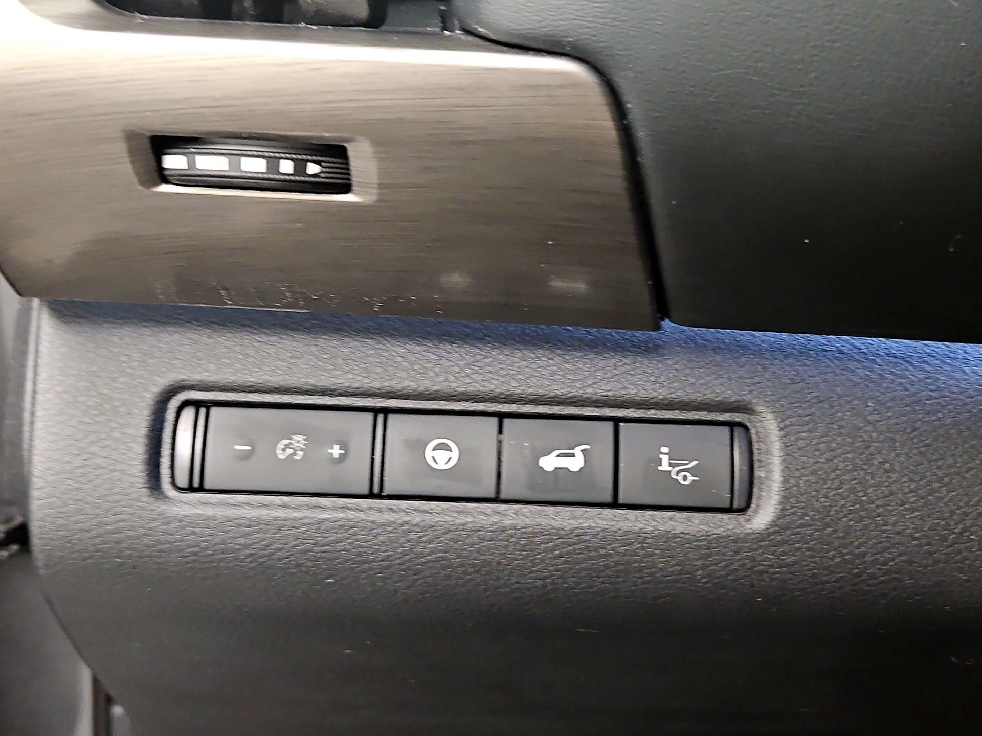 Thumbnail: 2023 Nissan Pathfinder - 13