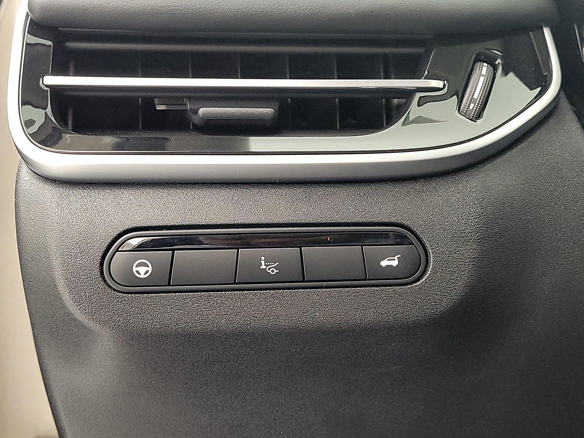 Thumbnail: 2023 INFINITI QX60 - 13