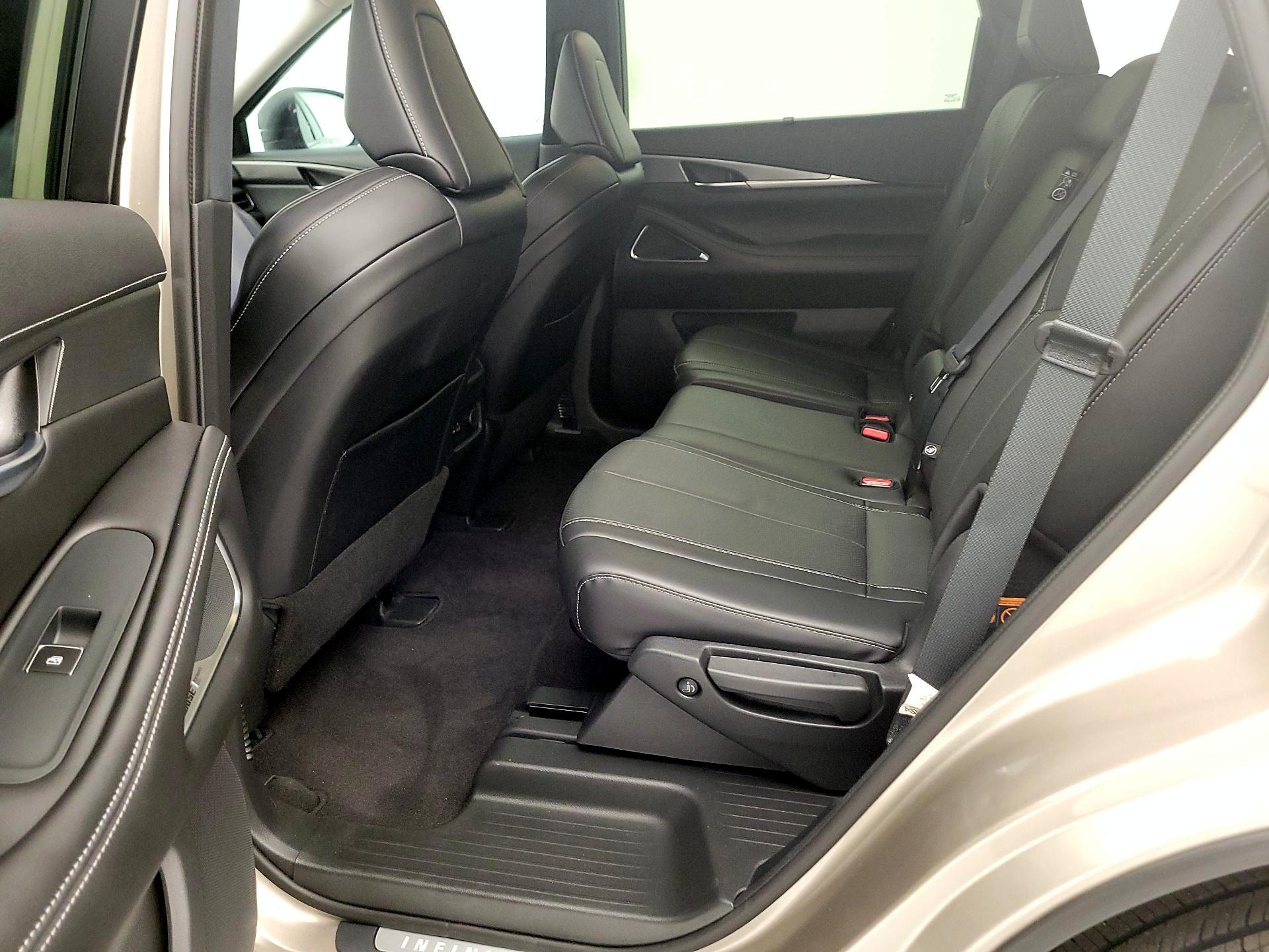 Thumbnail: 2023 INFINITI QX60 - 19