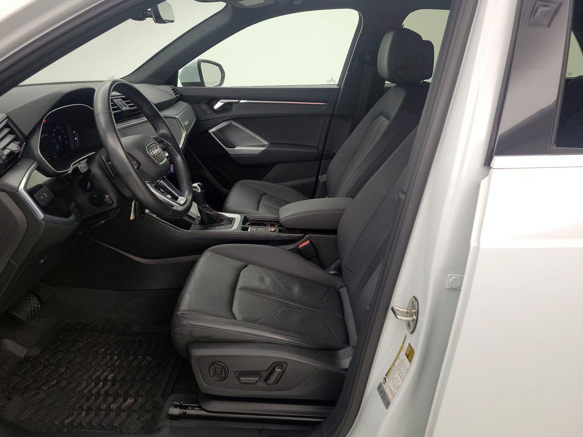 Thumbnail: 2022 Audi Q3 - 11