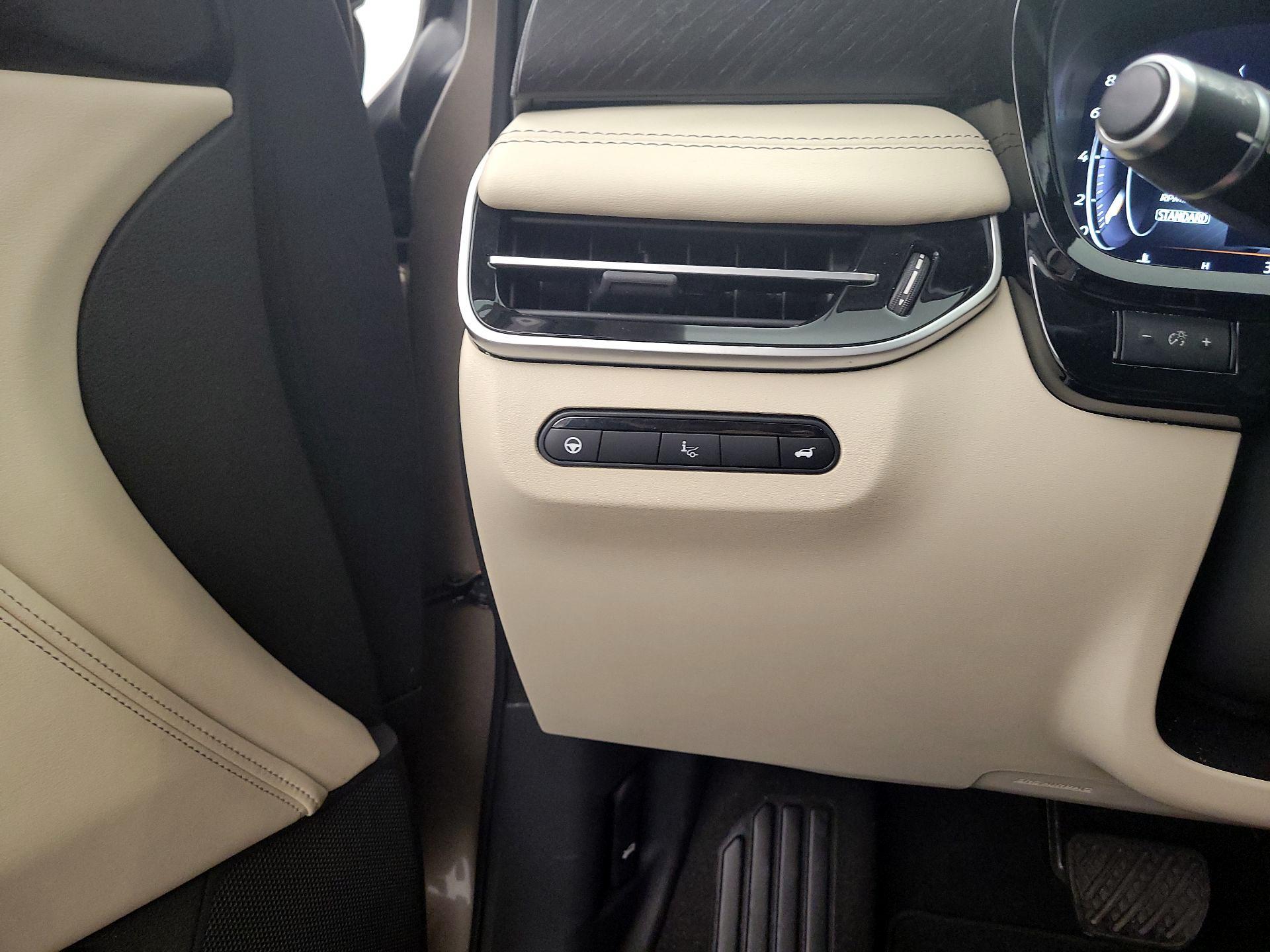 Thumbnail: 2022 INFINITI QX60 - 13