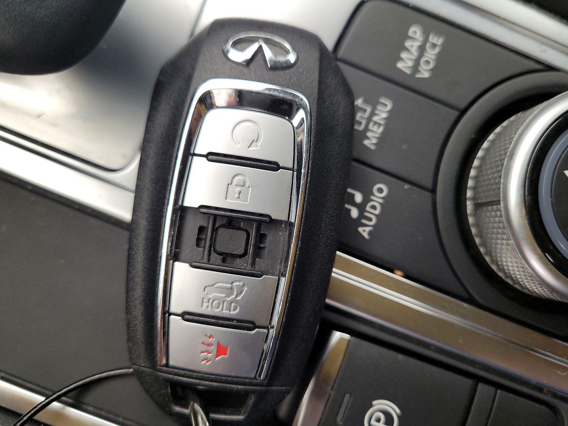 Thumbnail: 2023 INFINITI QX60 - 18