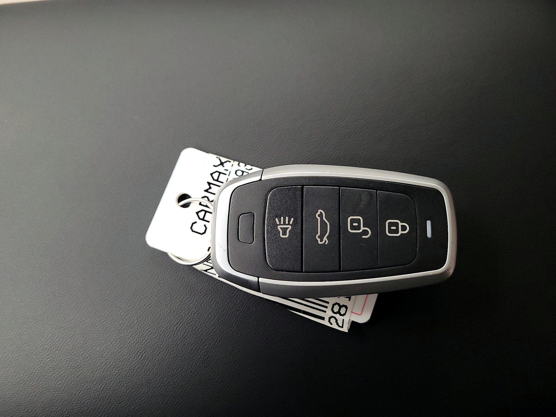 Thumbnail: 2022 Hyundai Santa Fe - 18